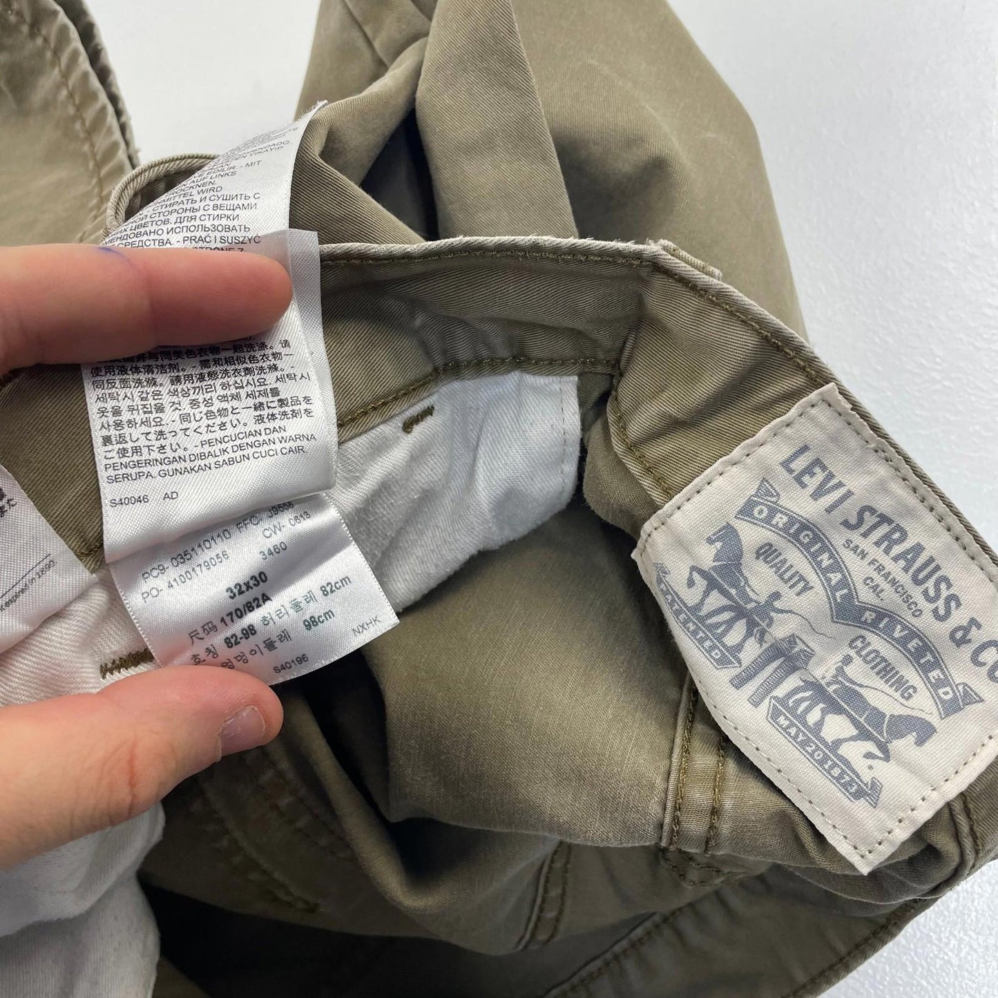 Levi's Straight Leg Khaki Chino Casual Trousers Mens 32