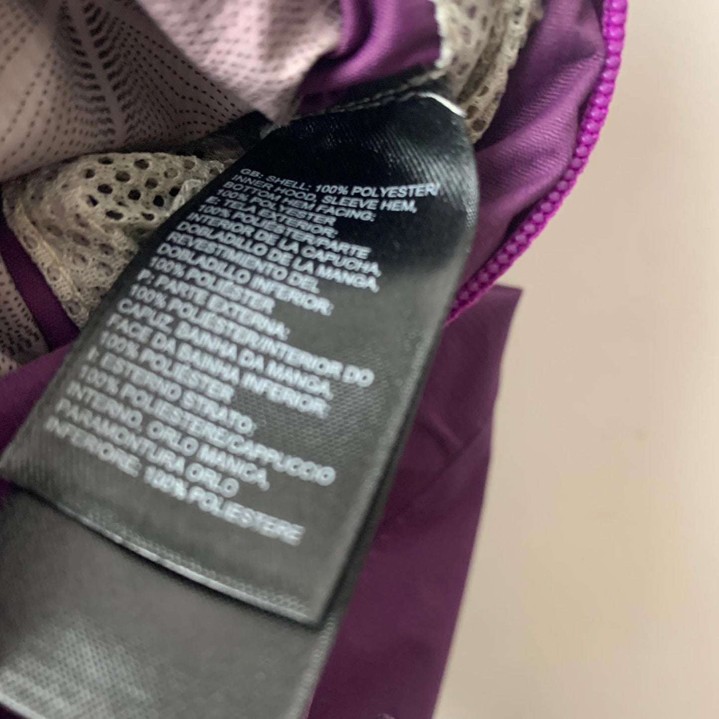 Woman’s THE NORTH FACE Hyvent 2.5L Jacket / Purple / Small / Hiking / Camping