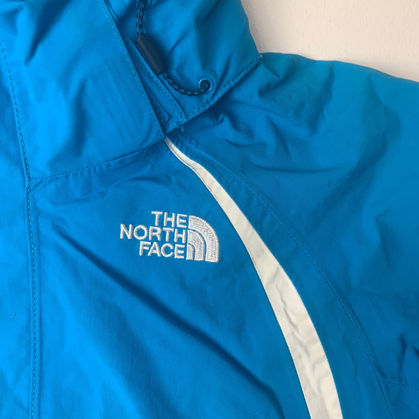 Woman’s THE NORTH FACE Hyvent Jacket / Blue / XS / Camping / Hiking / Trekking