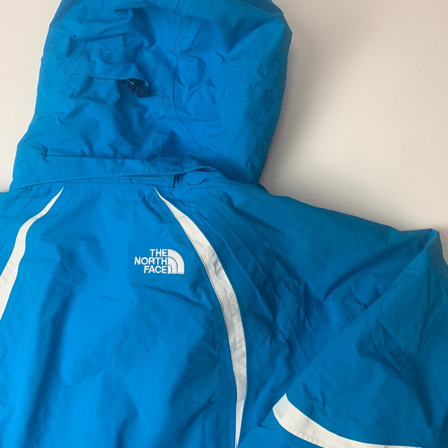 Woman’s THE NORTH FACE Hyvent Jacket / Blue / XS / Camping / Hiking / Trekking
