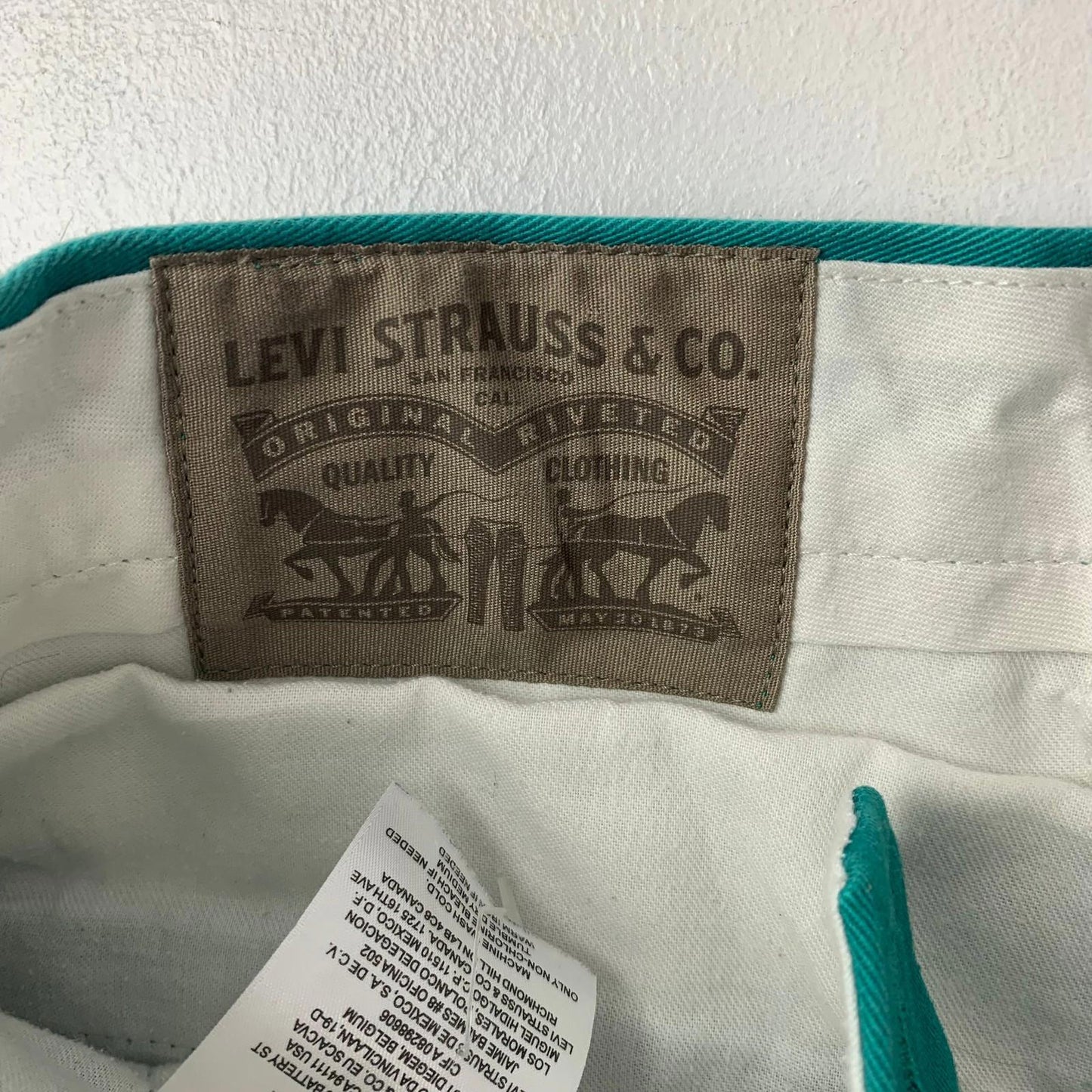 Levi's Trousers Classic Straight Leg Vibrant Teal Women W31 L32