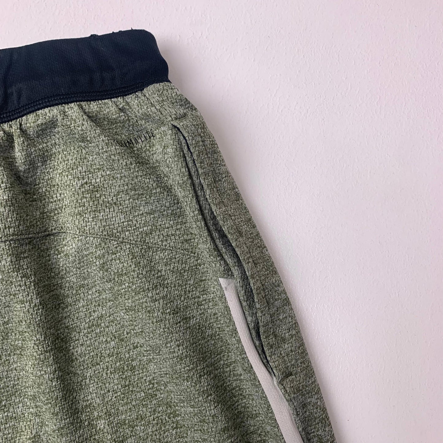 Mens ADIDAS Green Shorts / Medium / Climalite