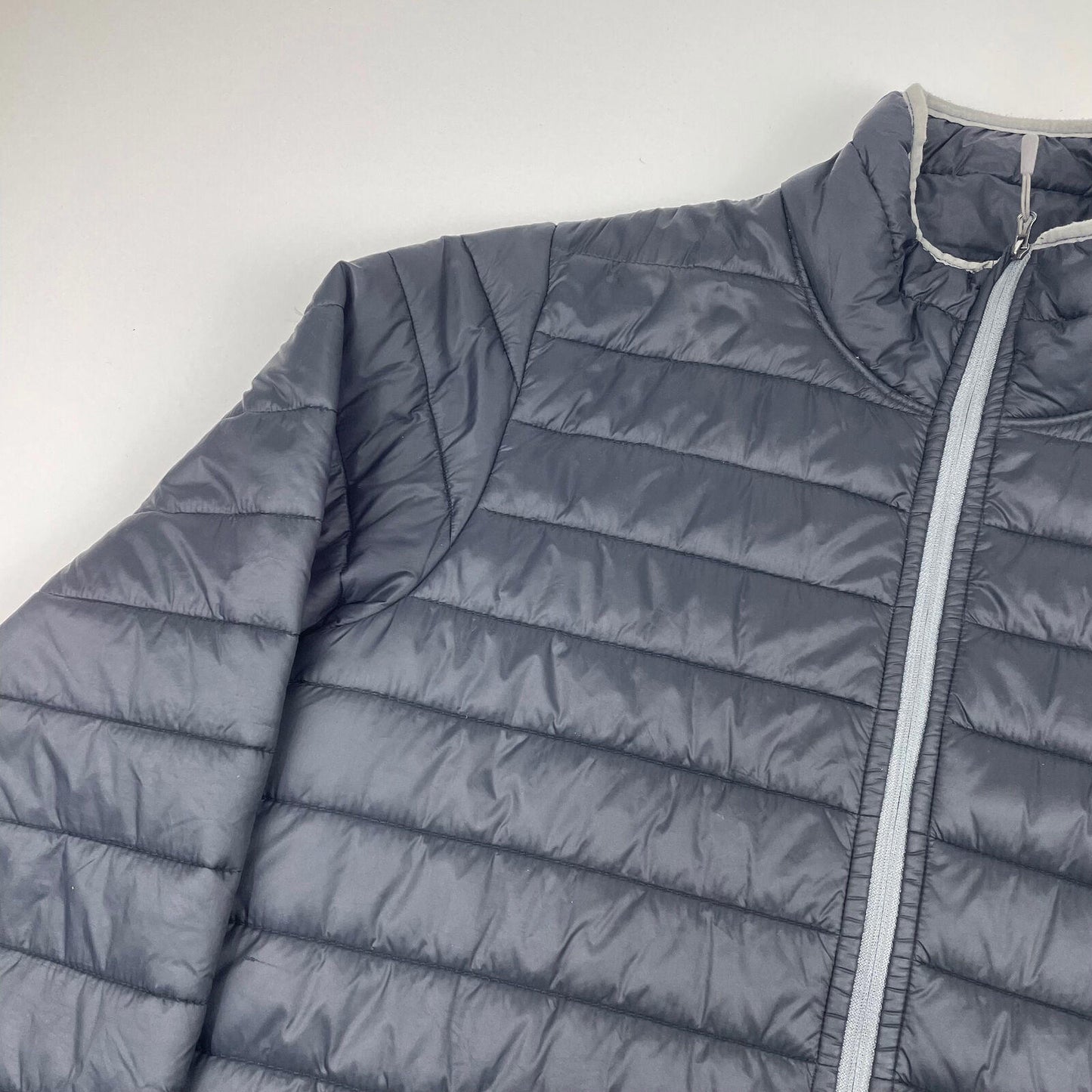 HELLY HANSEN Mens Black Puffer Jacket , Featherless , Size M