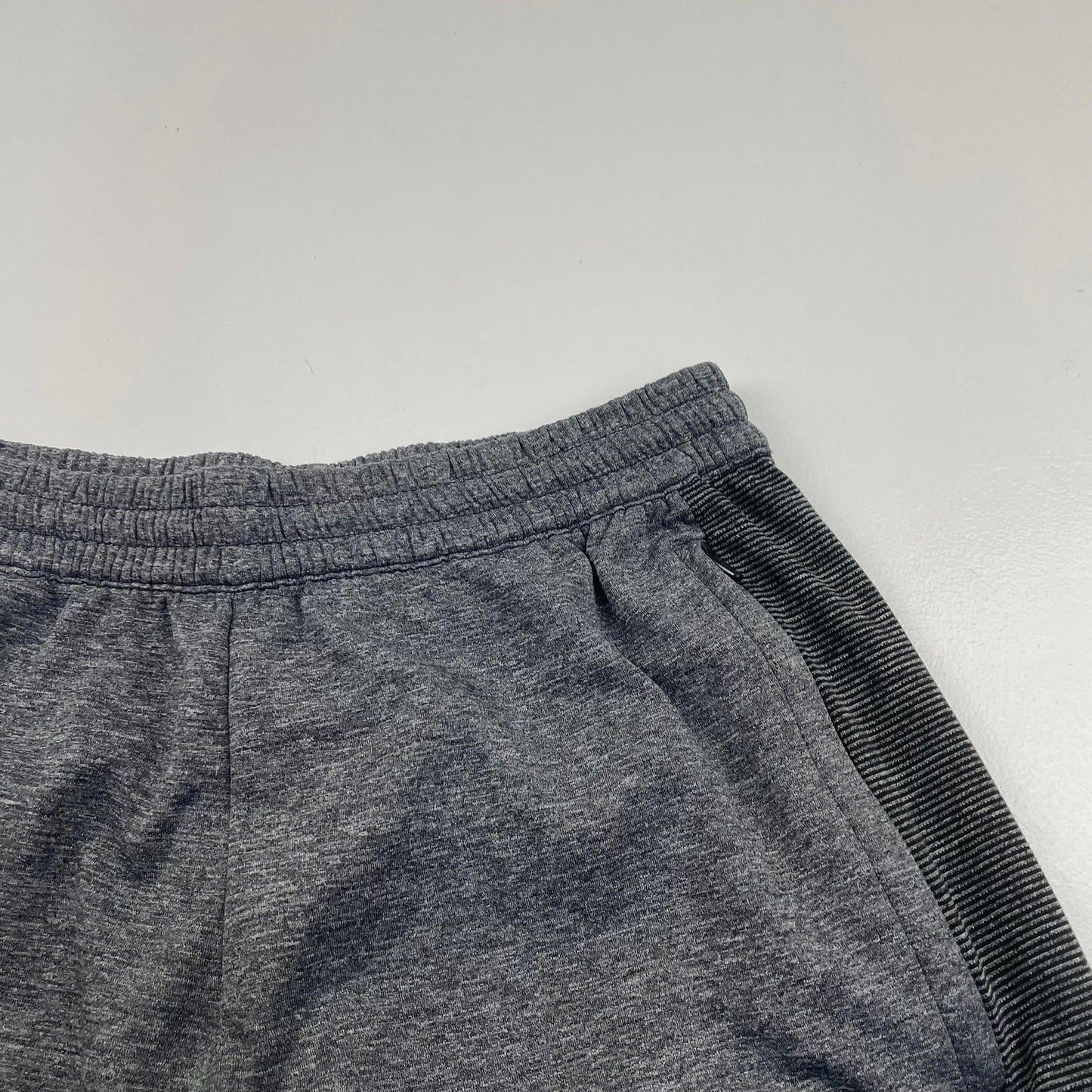 Men’s ADIDAS Climacool Static Grey Sport Sweatshorts , Size Small