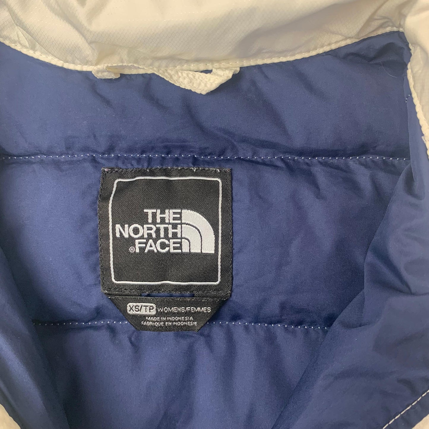 Women’s THE NORTH FACE Puffer Jacket / White / XS