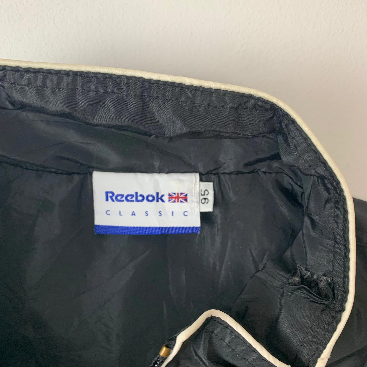 Women’s REEBOK CLASSIC Short Sleeved Windbreaker Jacket / Small / Black