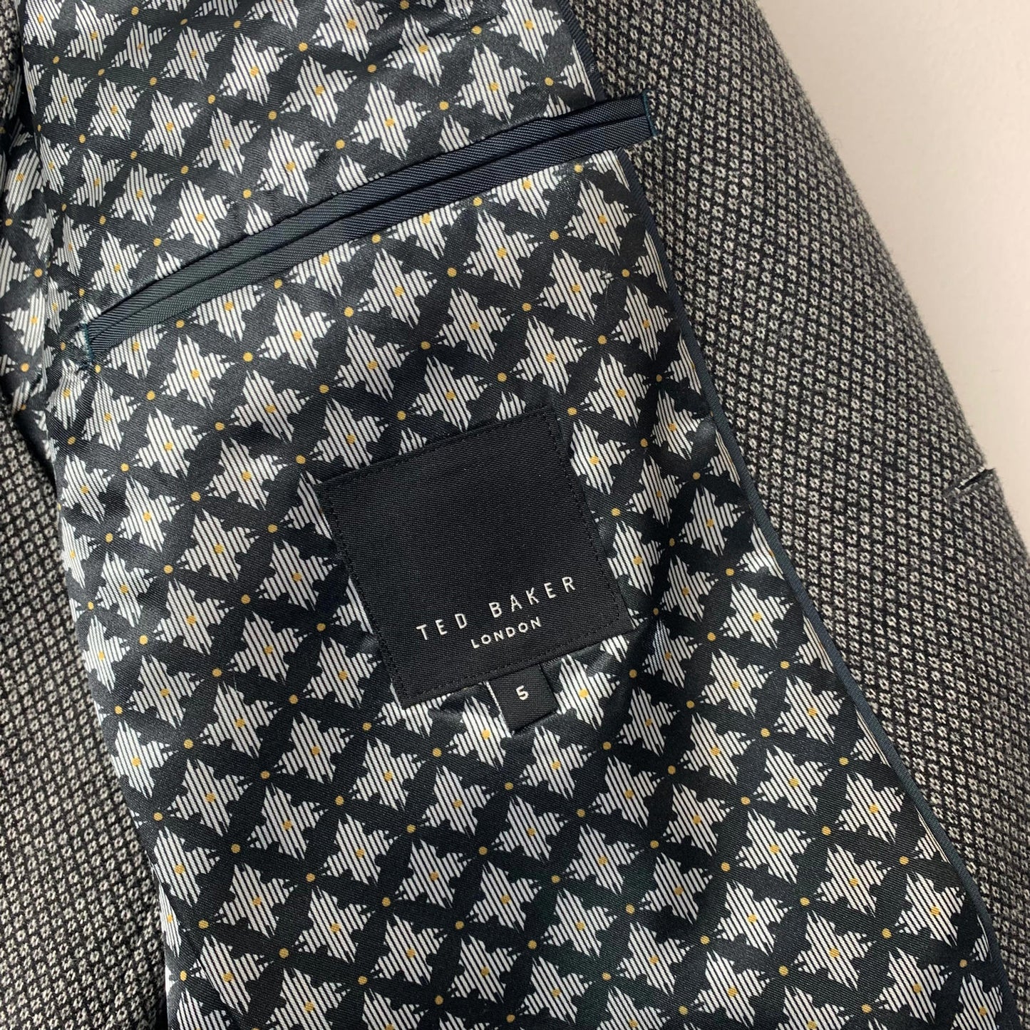 Mens TED BAKER Suit Jacket & Waistcoat / Grey / Size 5 / XL