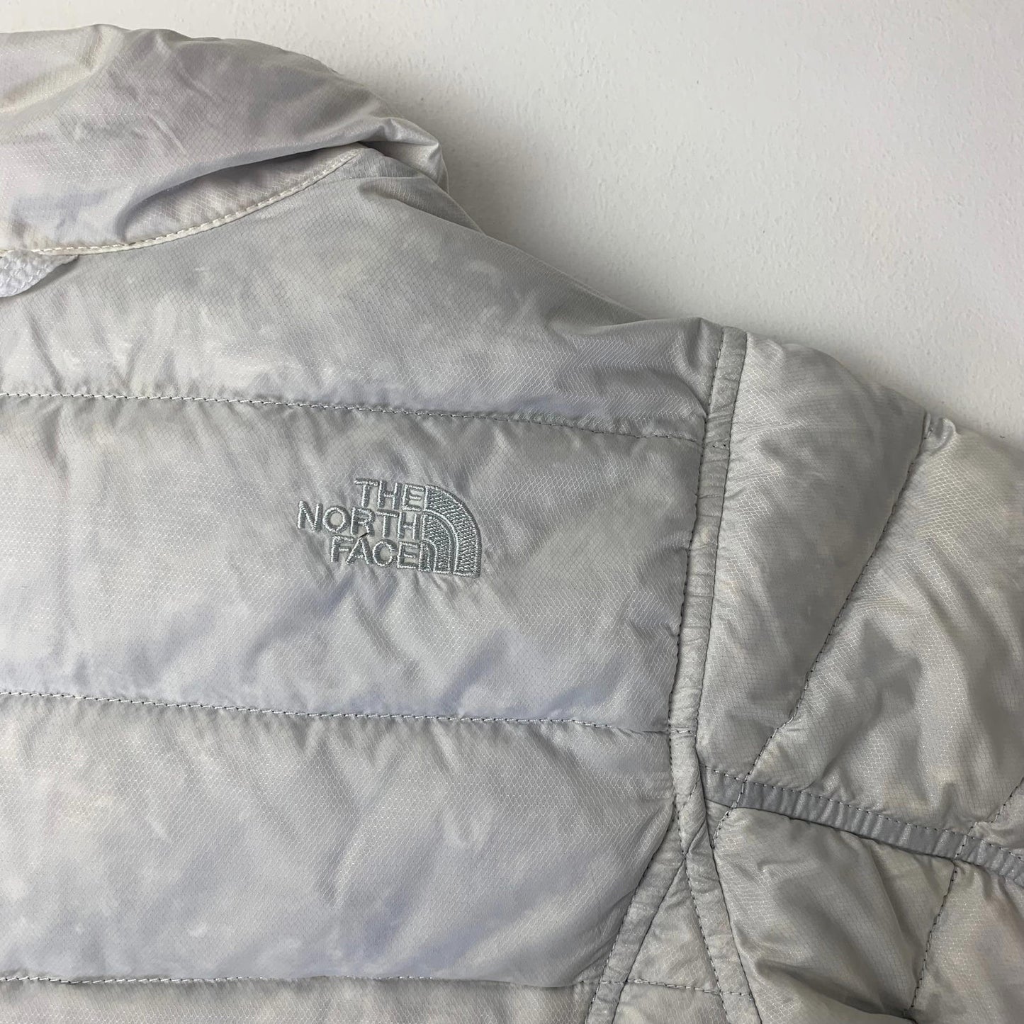Women’s THE NORTH FACE Puffer Jacket / White / XS