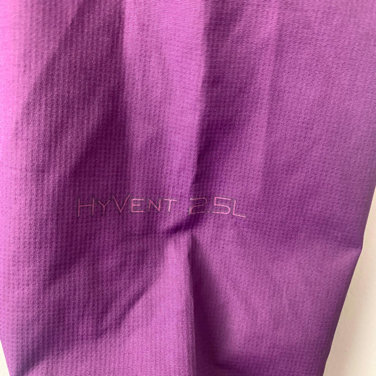 Woman’s THE NORTH FACE Hyvent 2.5L Jacket / Purple / Small / Hiking / Camping