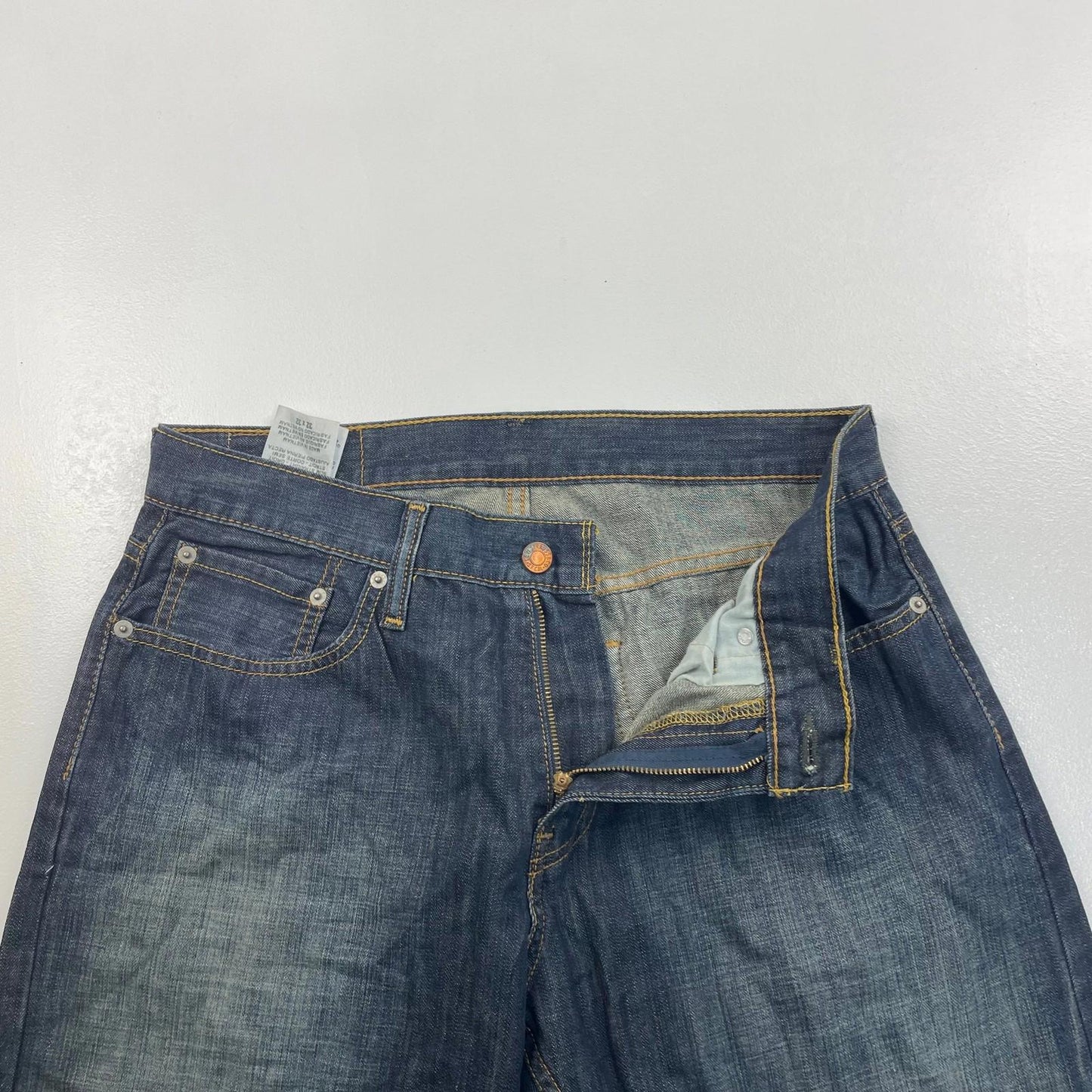 LEVI'S 514 Slim Straight Jeans Mid Wash Denim Classic Style Blue Mens W32 L32