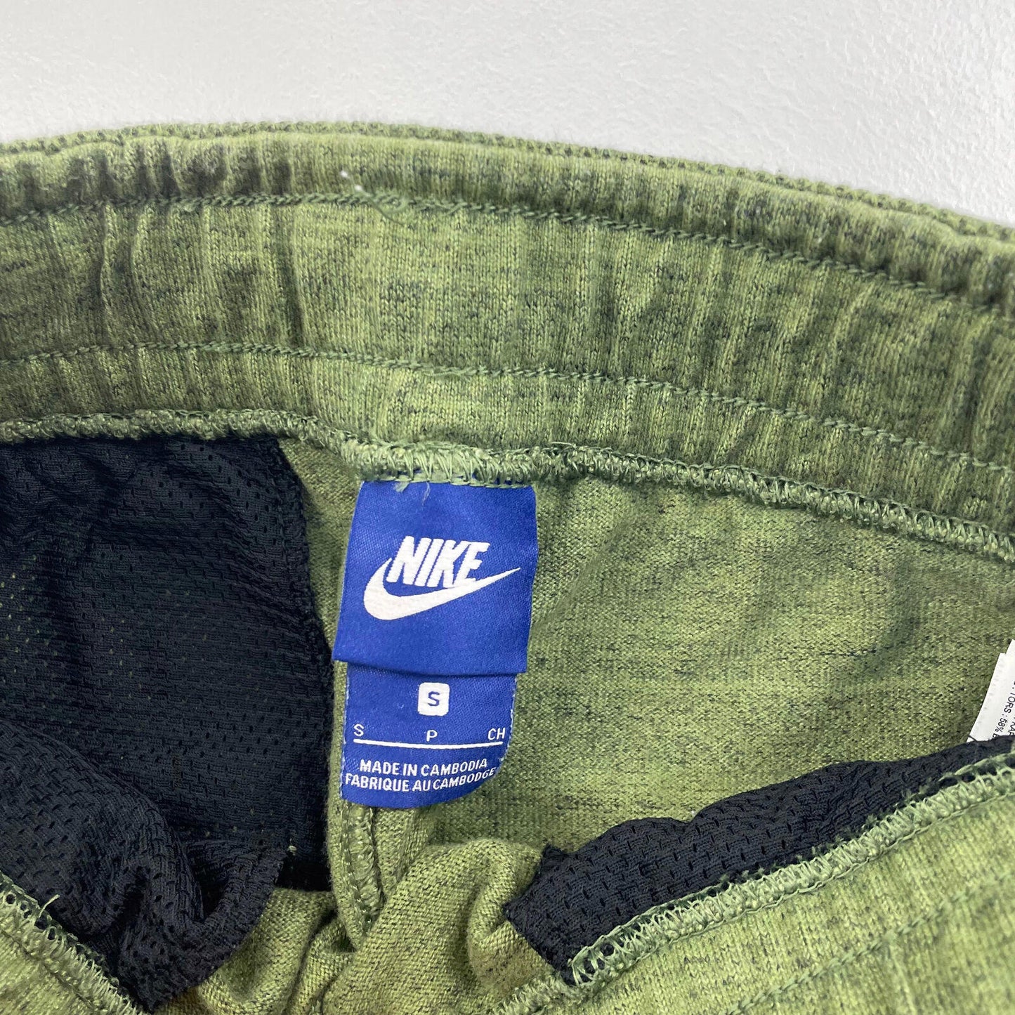 Men’s NIKE Static Green Joggers , Sweatpants W/ Zipped Pockets , Size Small