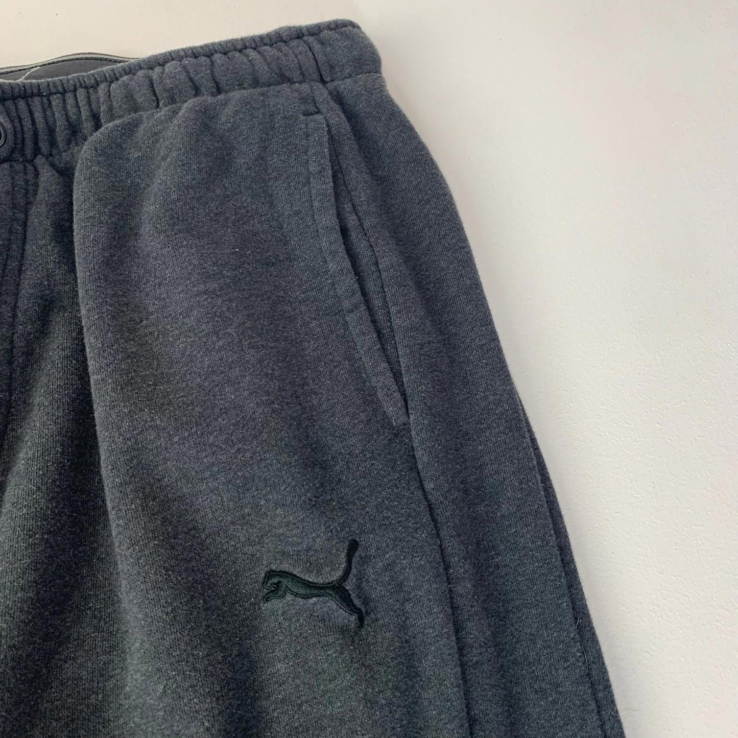 PUMA Jogger Sweatpants Elastic Waist Comfort Fit Grey Mens L