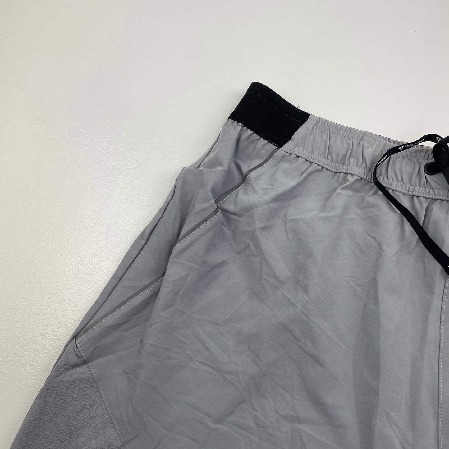 Men’s REEBOK Light Grey Sports Athletic Shorts , Size XL