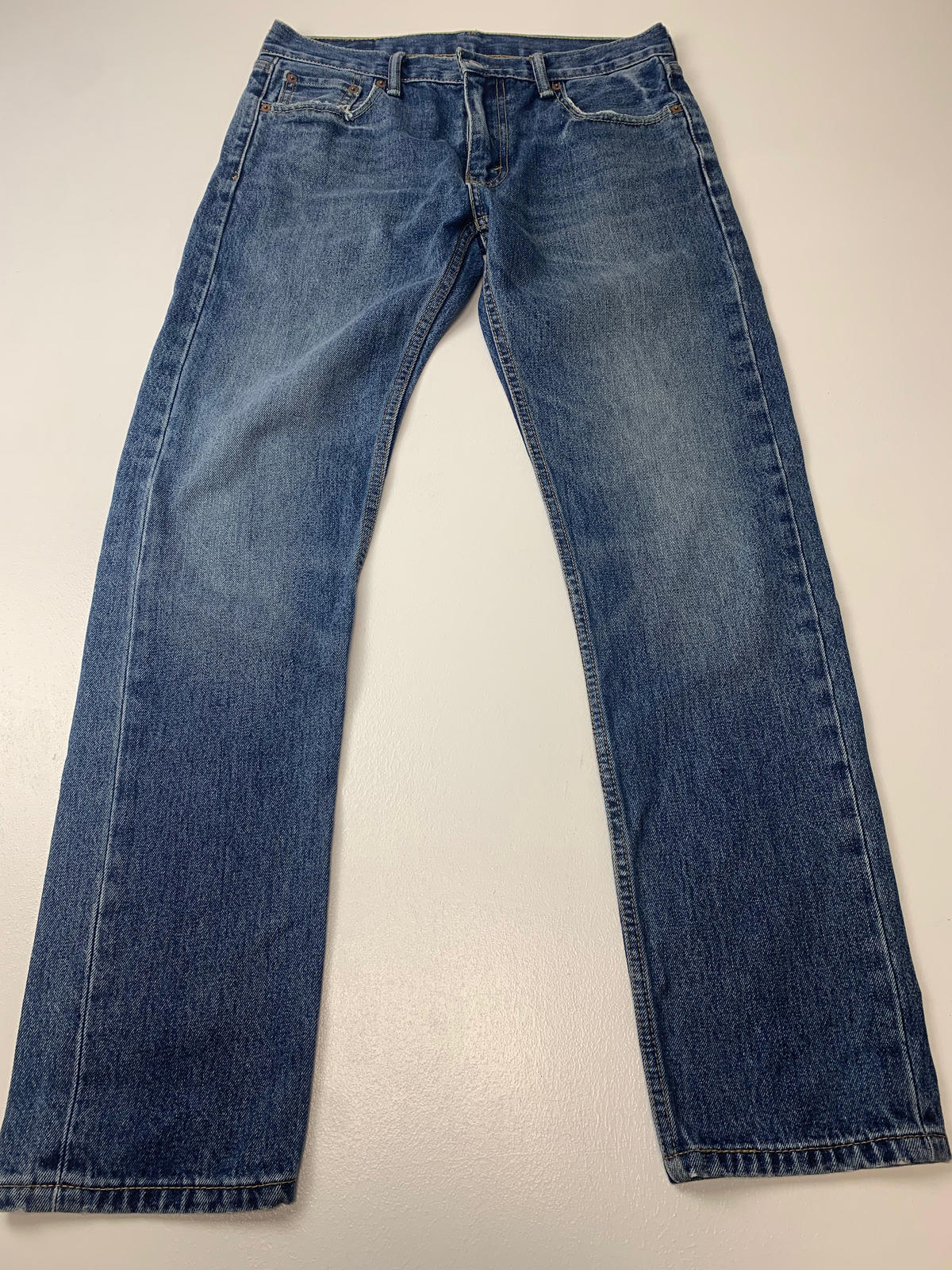Mens LEVIS Jeans / W30 L31 / Mid Blue / Straight Fit