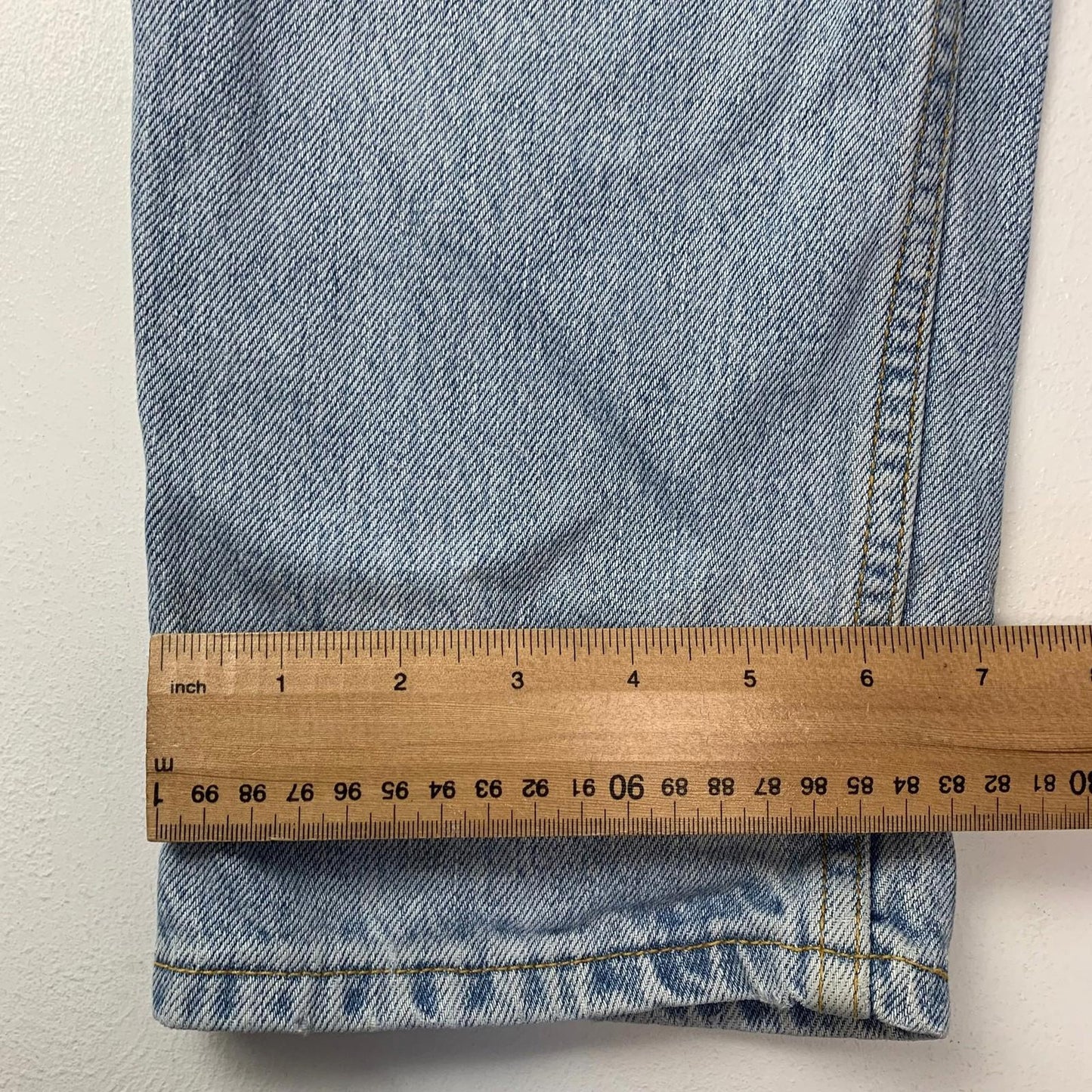 Levi's 550 Jeans Relaxed Tapered Light Wash Blue Womens Label Size 14L