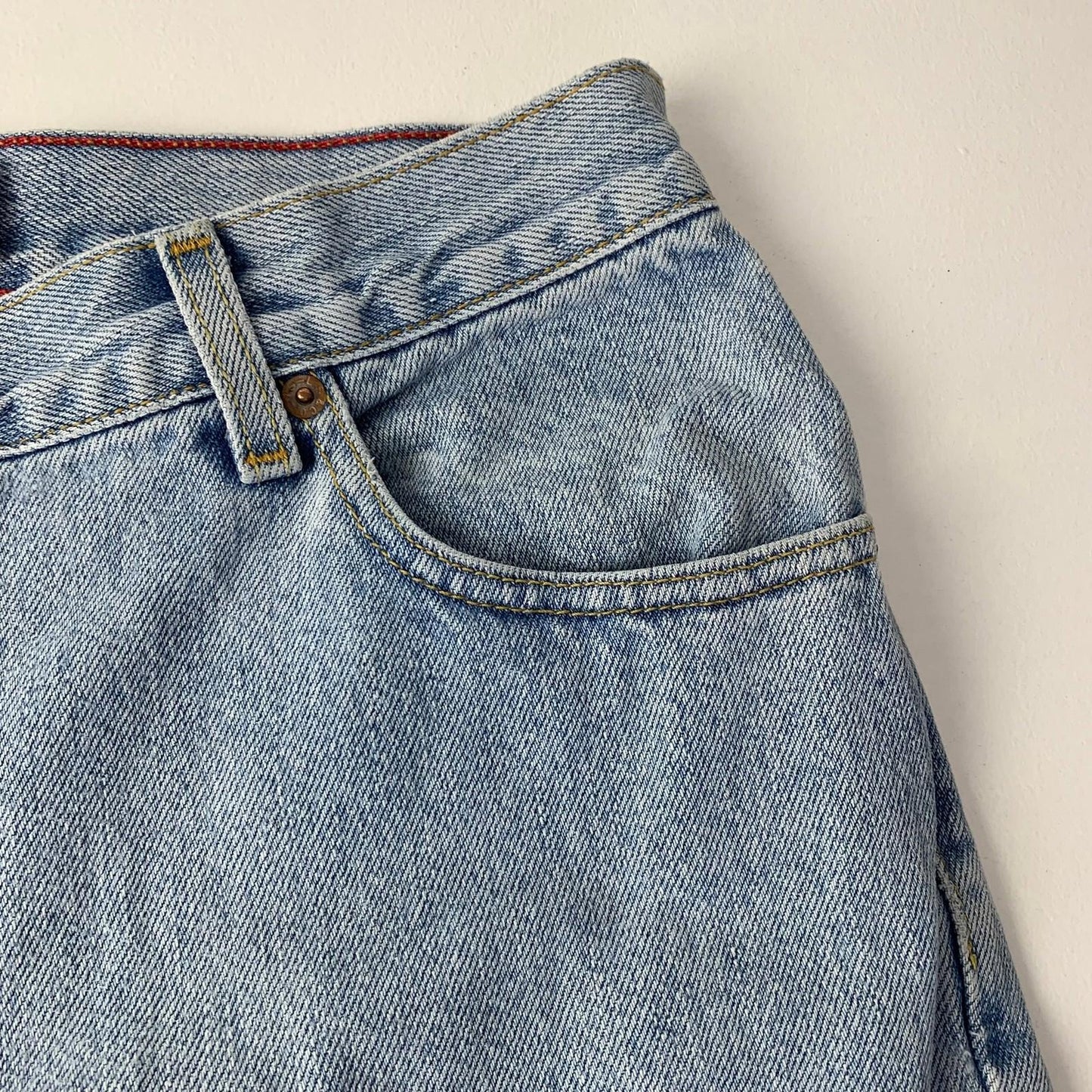 Levi's 550 Jeans Relaxed Tapered Light Wash Blue Womens Label Size 14L
