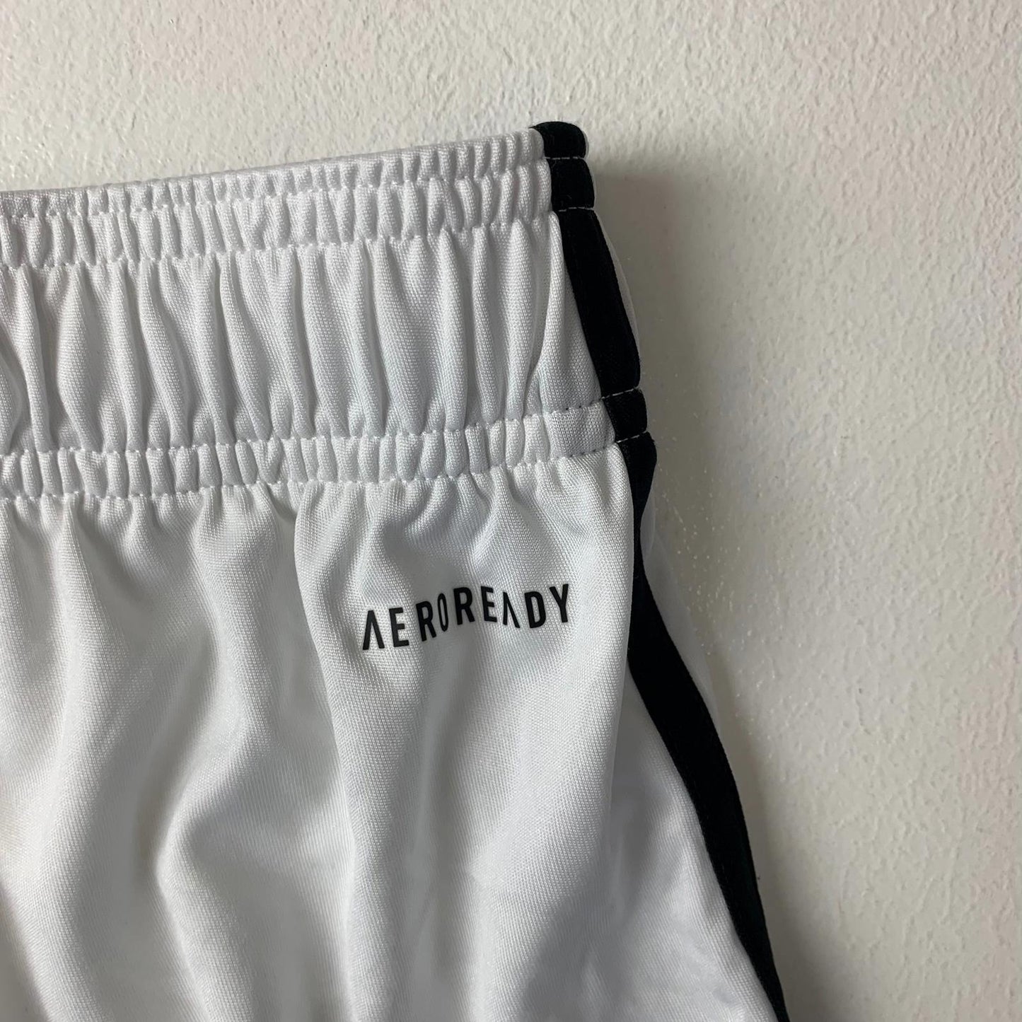 ADIDAS AEROREADY Activewear Shorts White Black Stripe Mens UK M