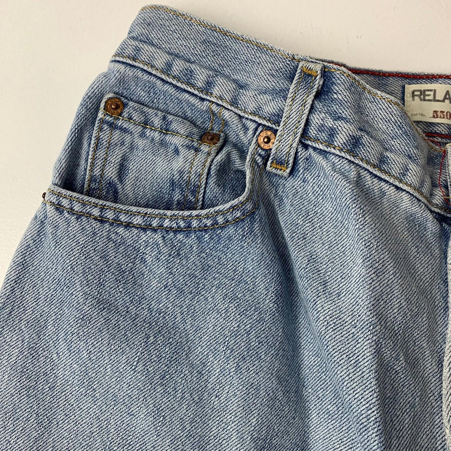 Levi's 550 Jeans Relaxed Tapered Light Wash Blue Womens Label Size 14L