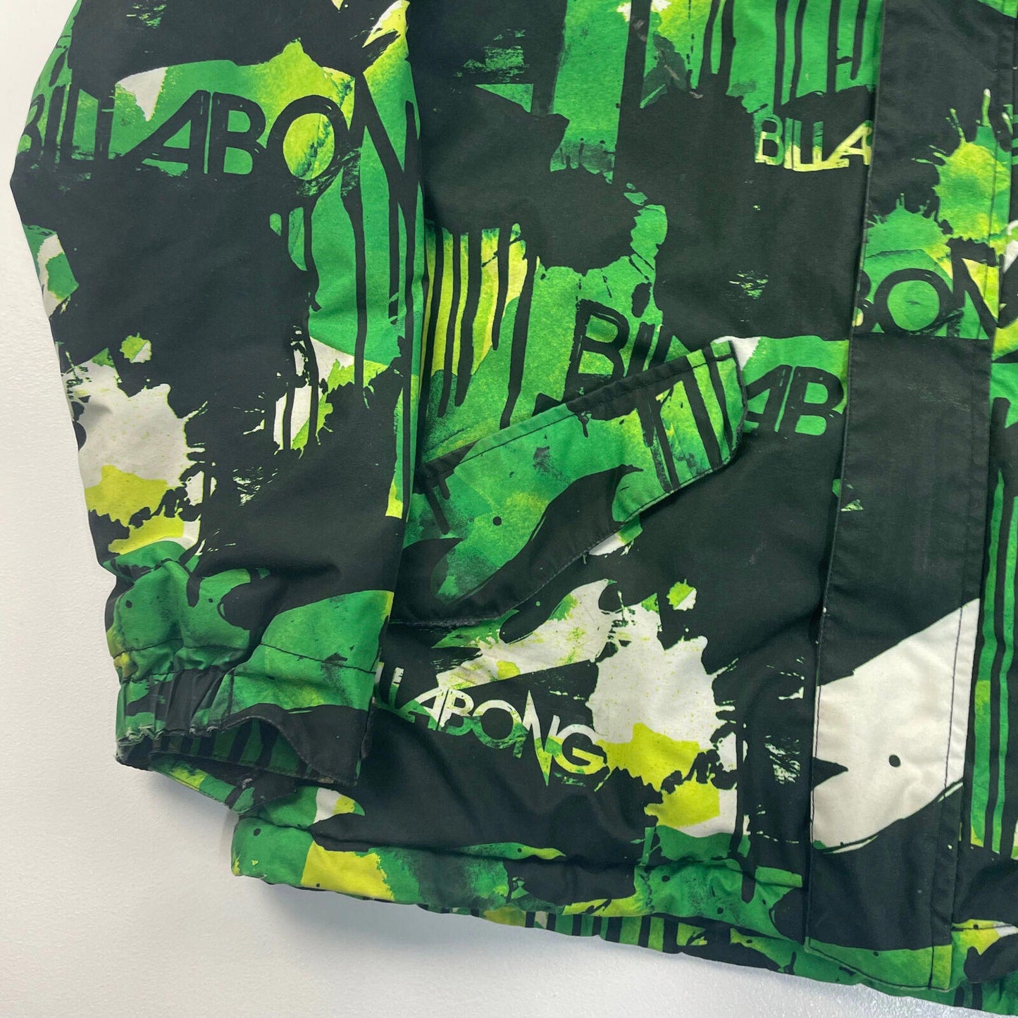 Women’s BILLABONG Green & Black 8K Waterproof Patterned Jacket , Size 16