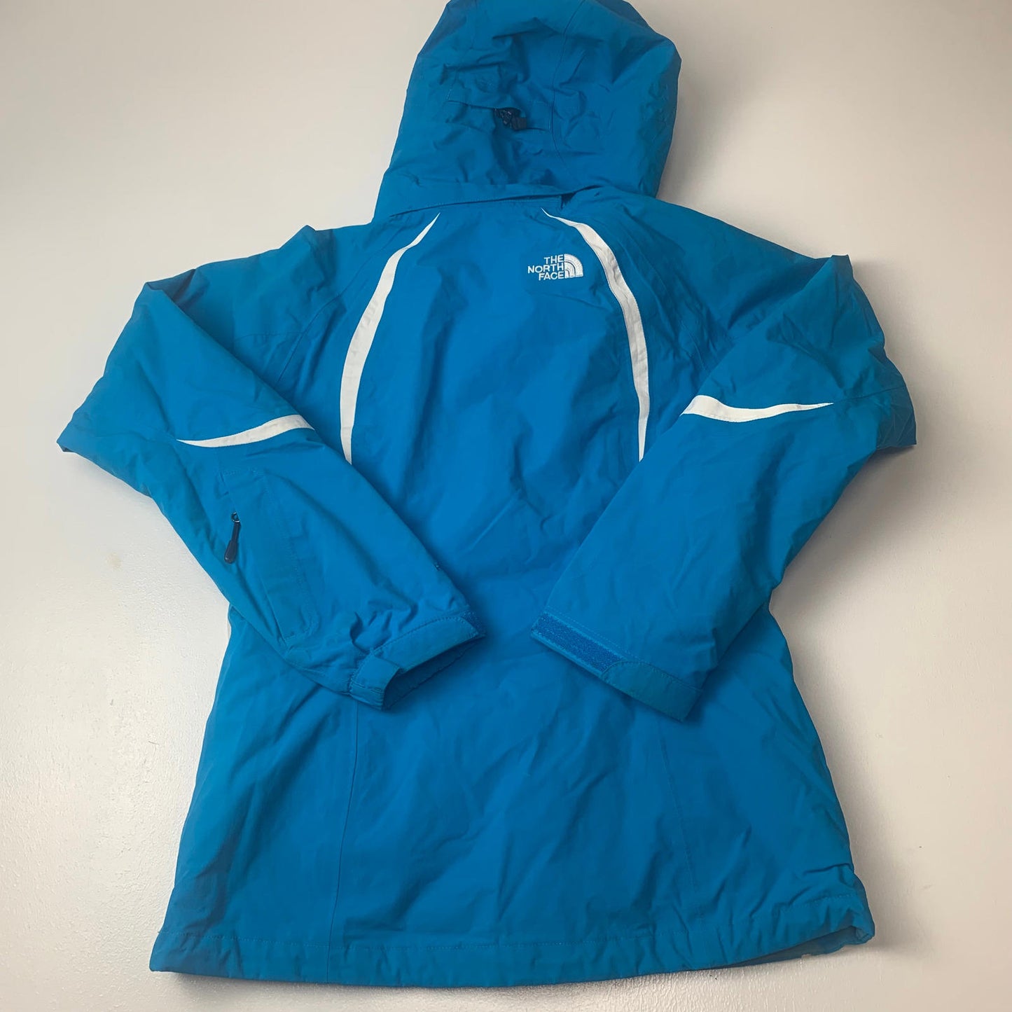 Woman’s THE NORTH FACE Hyvent Jacket / Blue / XS / Camping / Hiking / Trekking