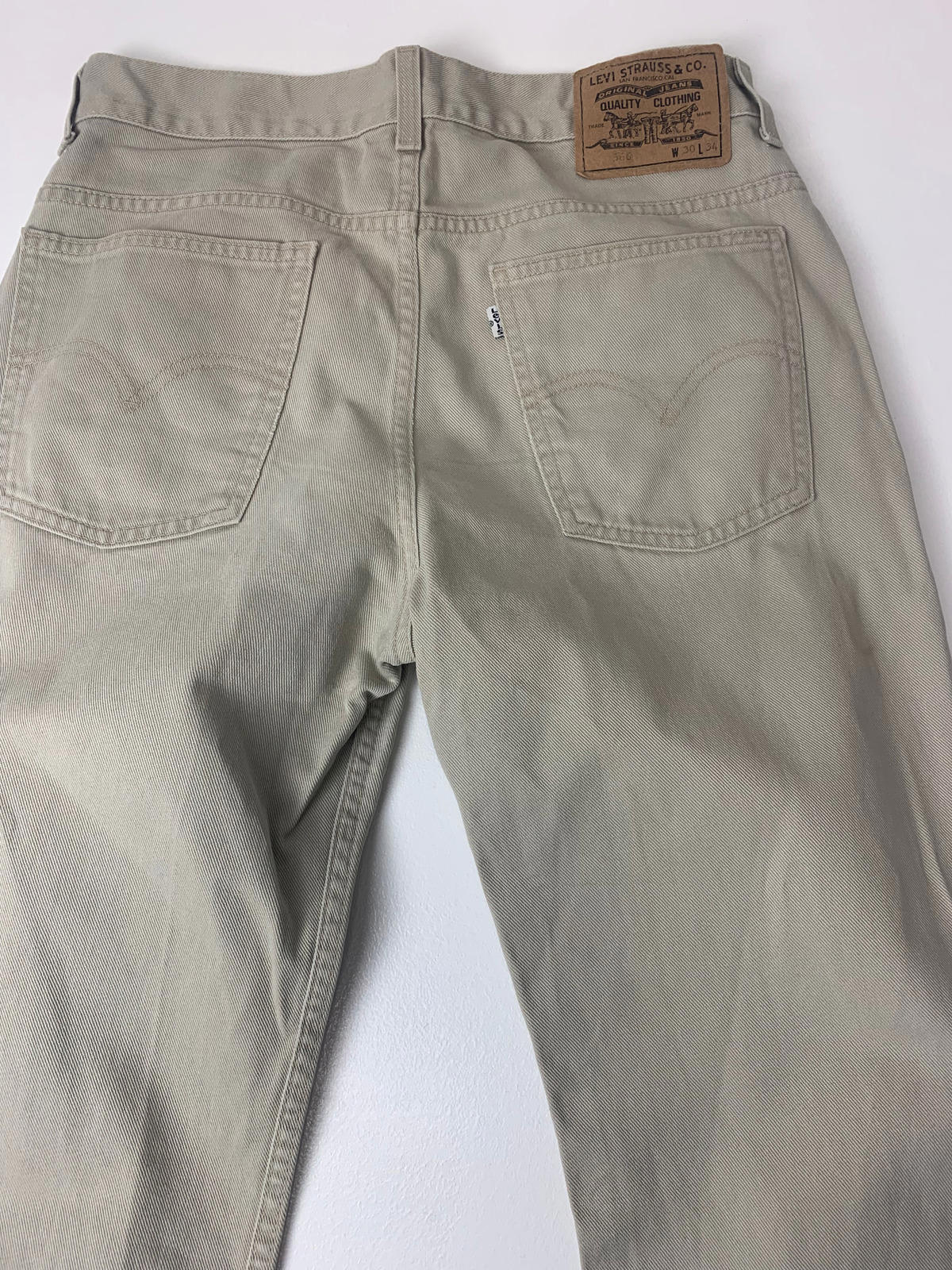 Mens Vintage LEVIS 566 Beige Jeans / W30 L33 / Straight Fit