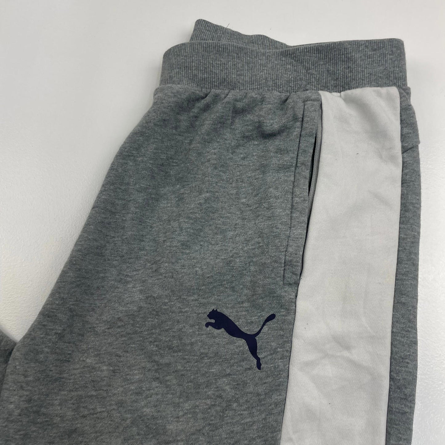 Men’s PUMA Grey Spellout Logo Joggers , Sweatpants , Size XL