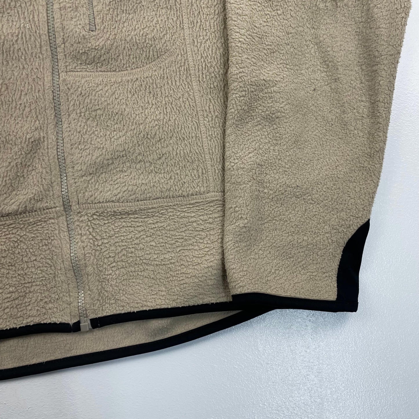 Men’s FILA Beige Ski Fleece Jacket , Size Medium