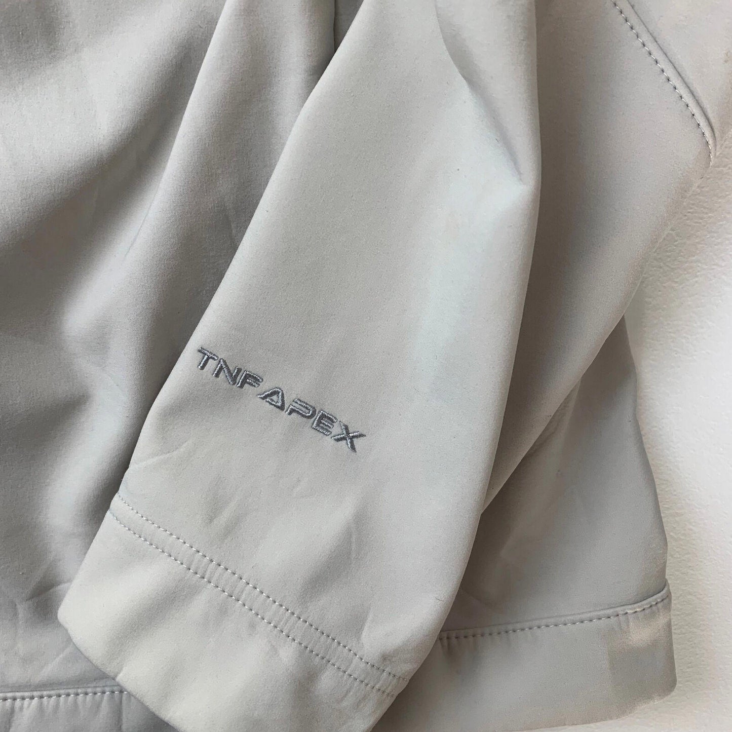 Women’s THE NORTH FACE APEX Jacket / Cream / XL