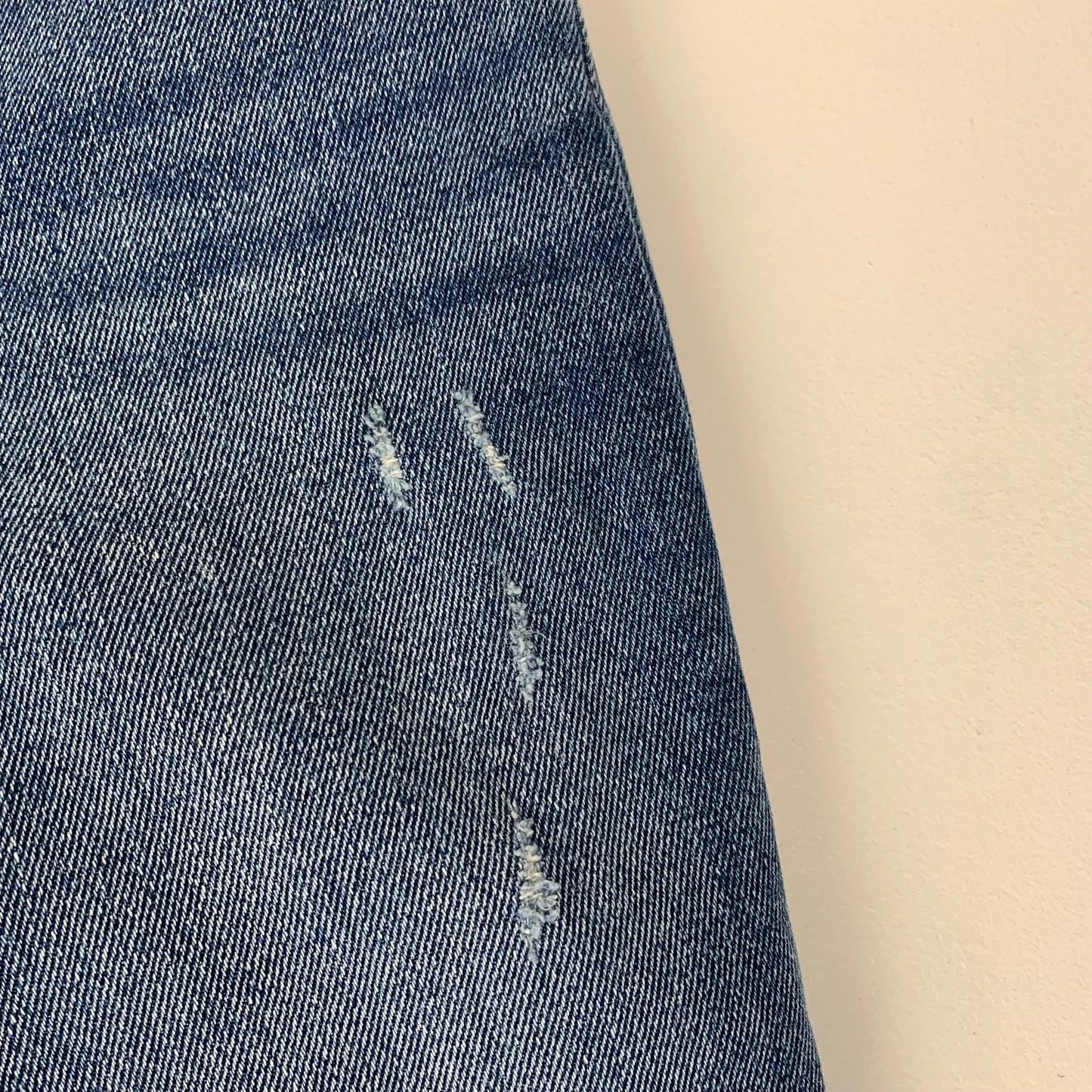 LEVI STRAUSS Straight Leg Distressed Hem Denim Jeans Blue Women W27 L28