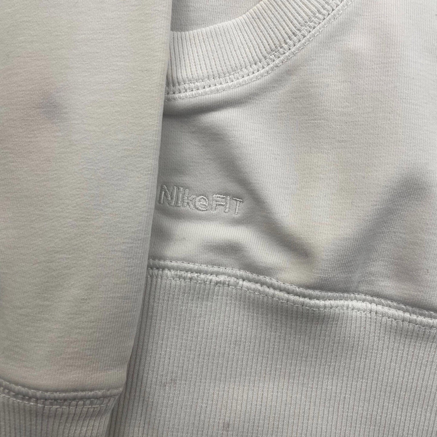 Women’s NIKE White Full Zip Nike-Fit Hoodie , Size M