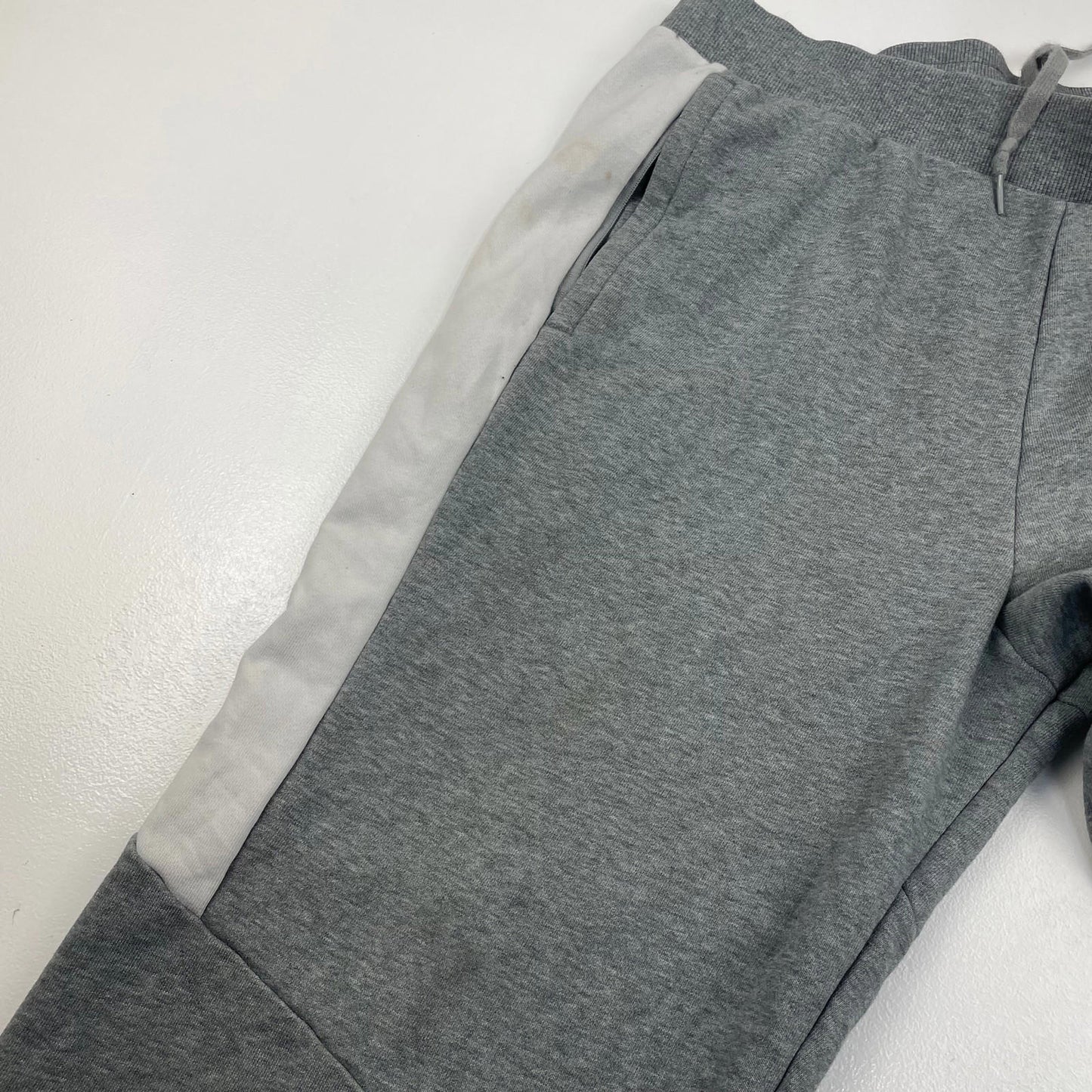 Men’s PUMA Grey Spellout Logo Joggers , Sweatpants , Size XL
