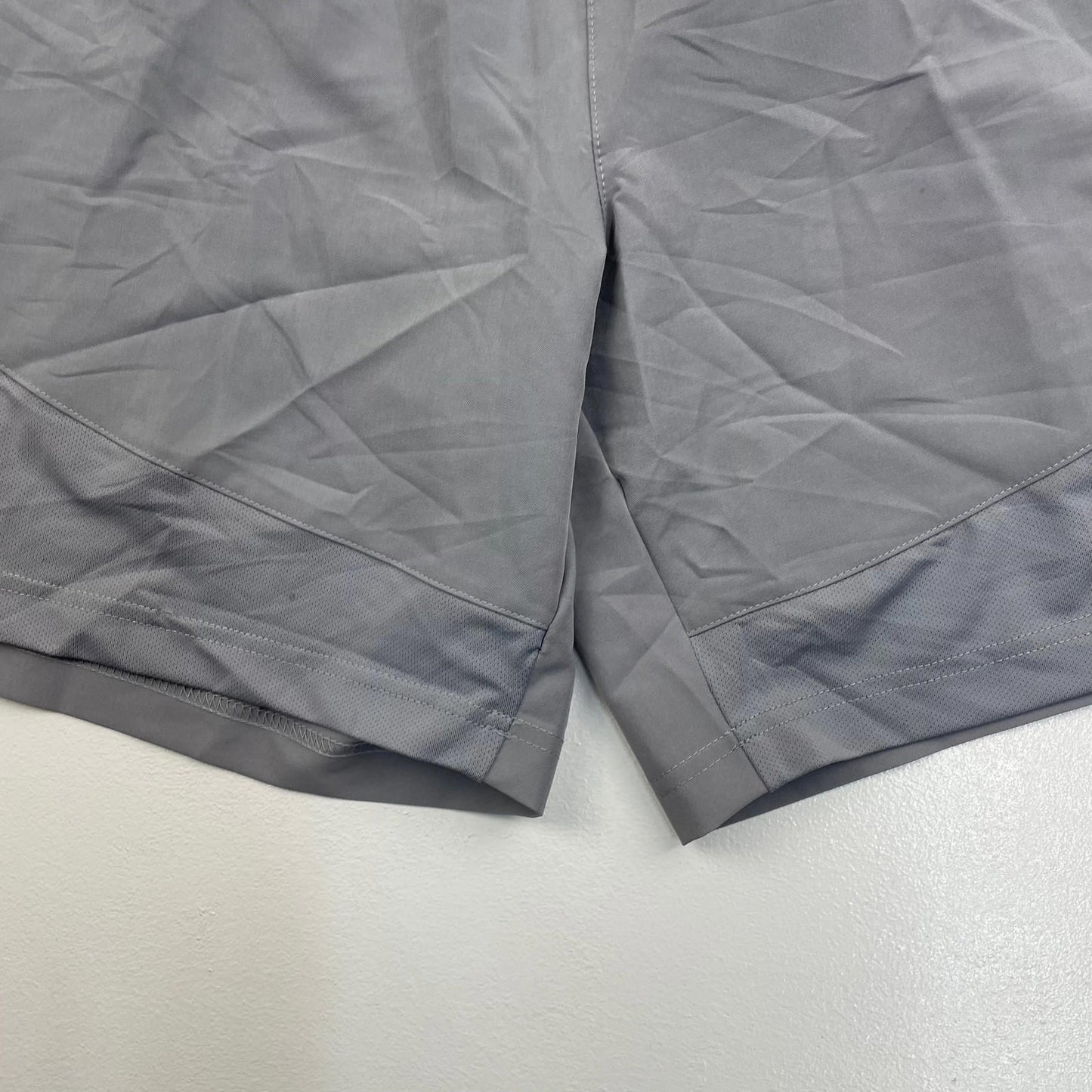 Men’s REEBOK Light Grey Sports Athletic Shorts , Size XL