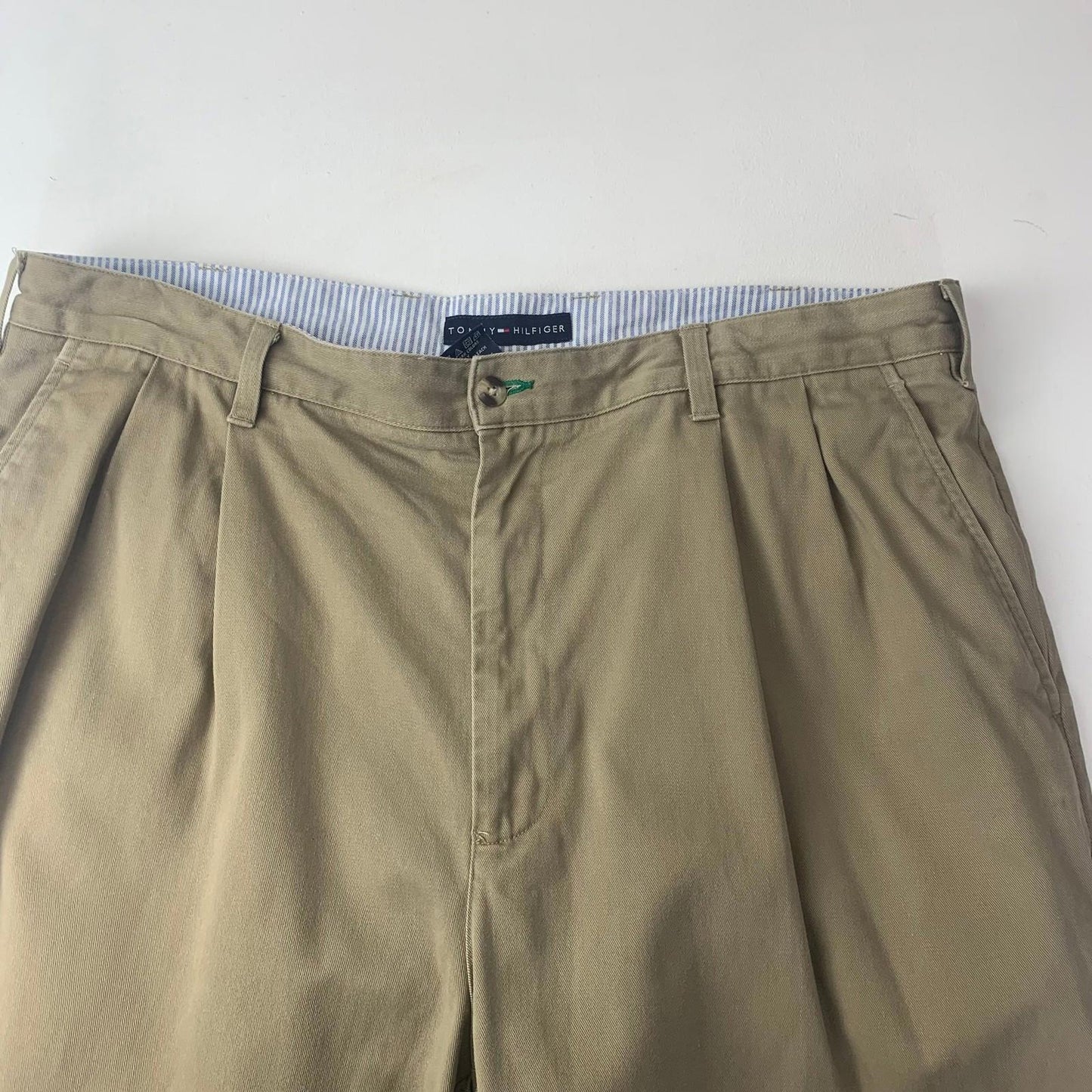 Tommy Hilfiger Trousers Vintage Khaki Pleated Relaxed Fit Mens W40 L30