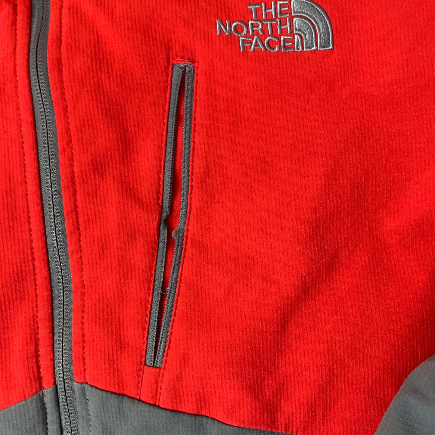 Mens THE NORTH FACE Padded Jacket / Large / Grey & Red