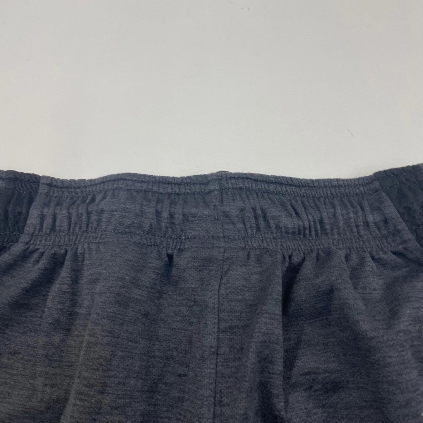 REEBOK Athletic Shorts Mesh Detail Grey Drawstring Mens Small