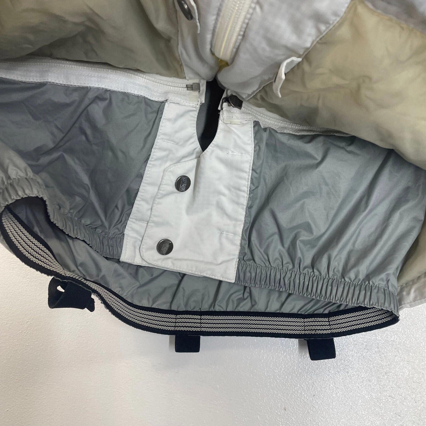 Women’s O’NEILL White 5000mm Escape Series Ski Jacket , Size Medium