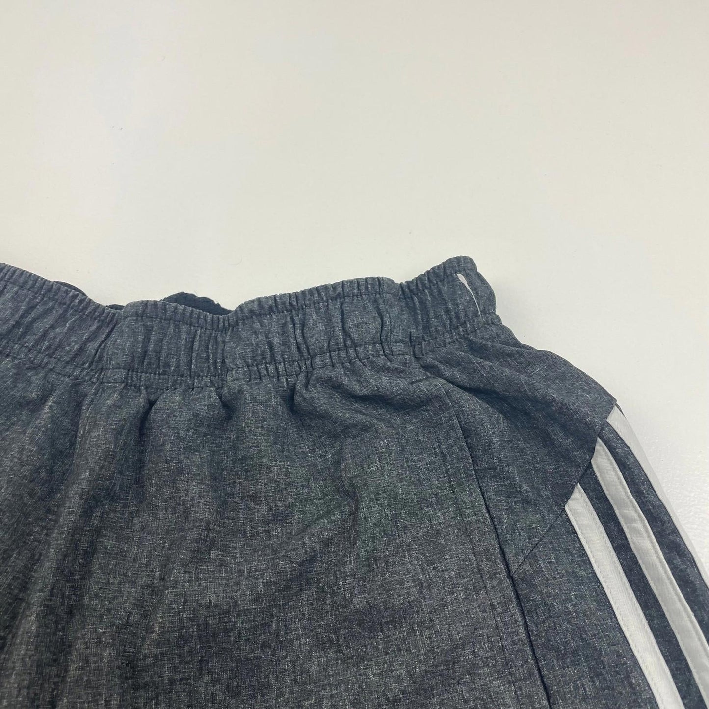 ADIDAS Athletic Activewear Shorts Elastic Waist Grey Mens Medium