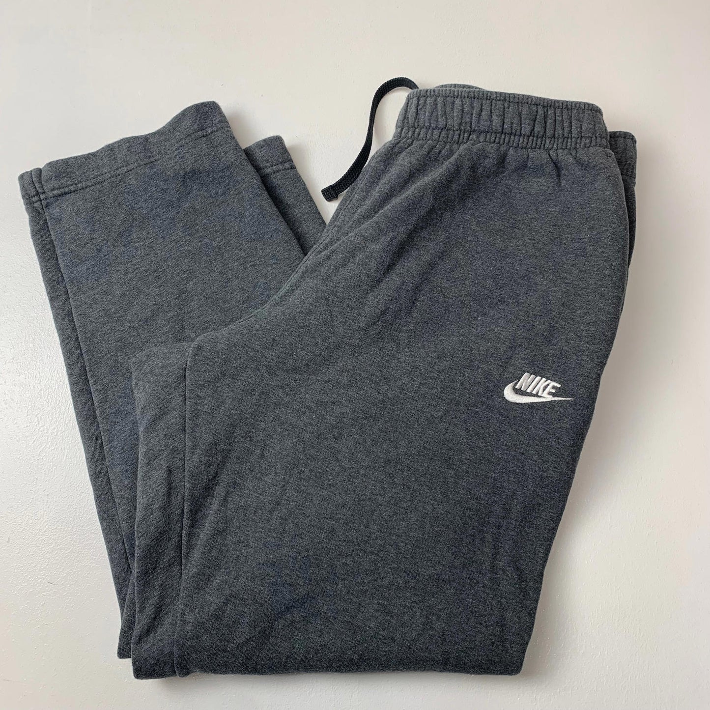 Women’s NIKE Jogging Bottoms / Grey / Large Short / Joggers
