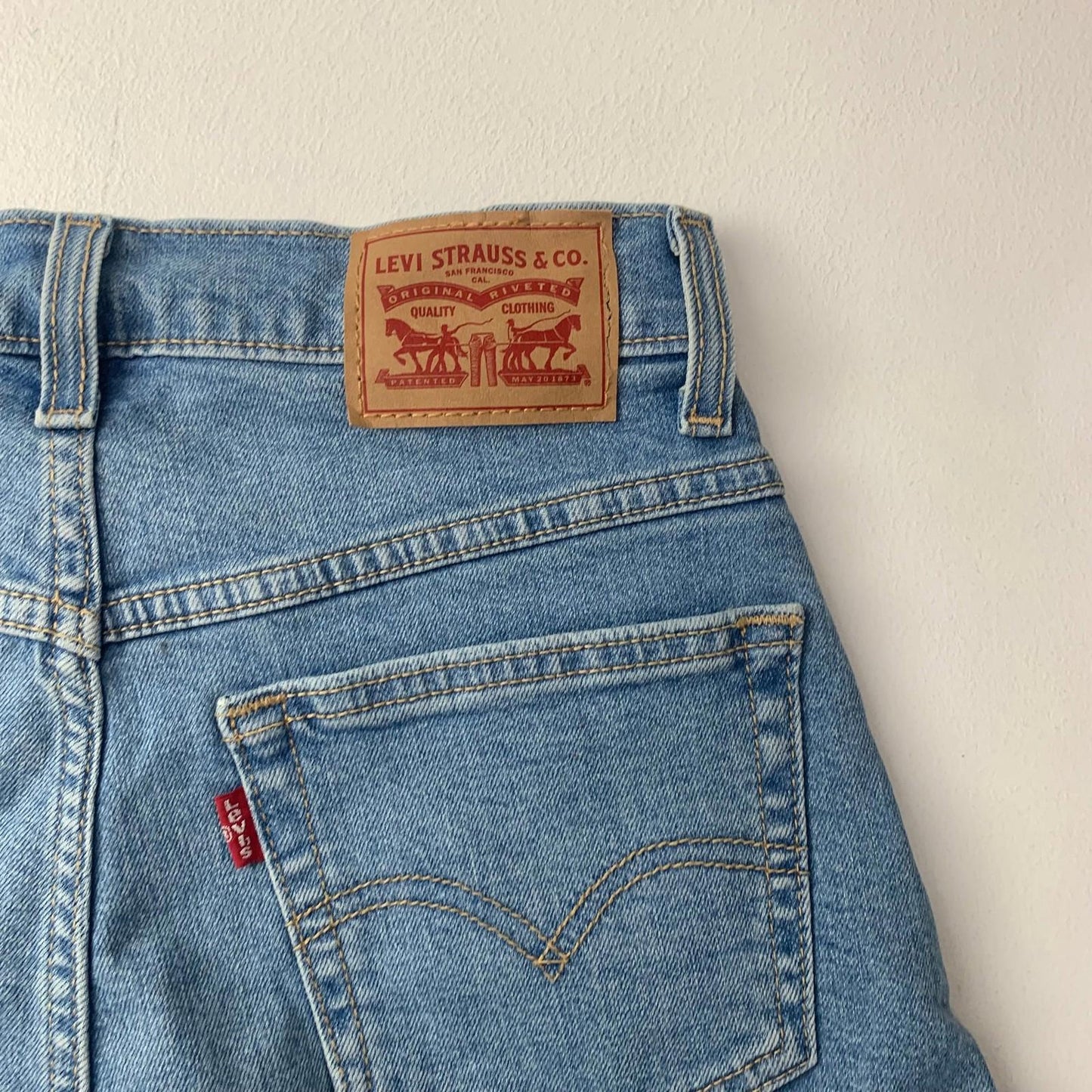 Levi's Denim Cut-Off Shorts Rolled Cuff Light Wash Blue Womens W25 / UK 4 - 6