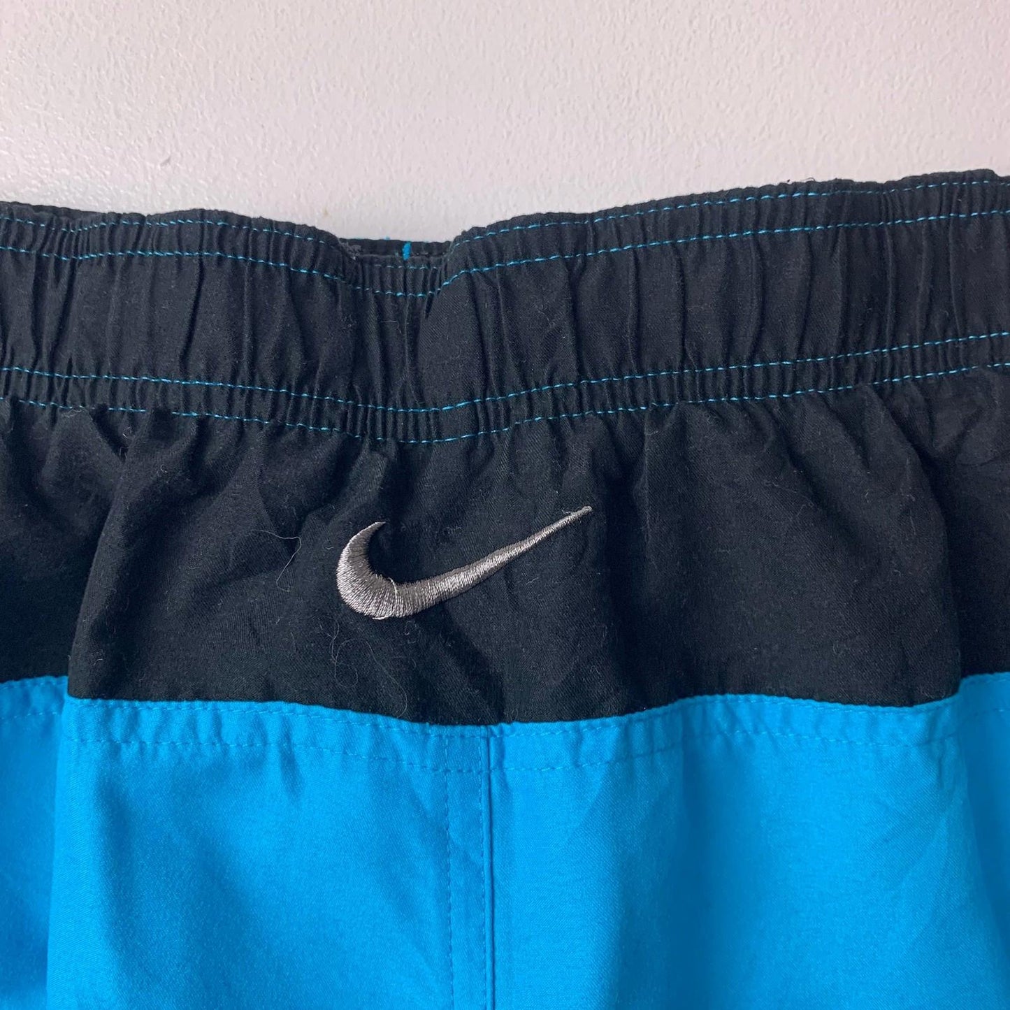 NIKE Swim Shorts Quick Dry Mesh Lined Blue Black Mens Medium