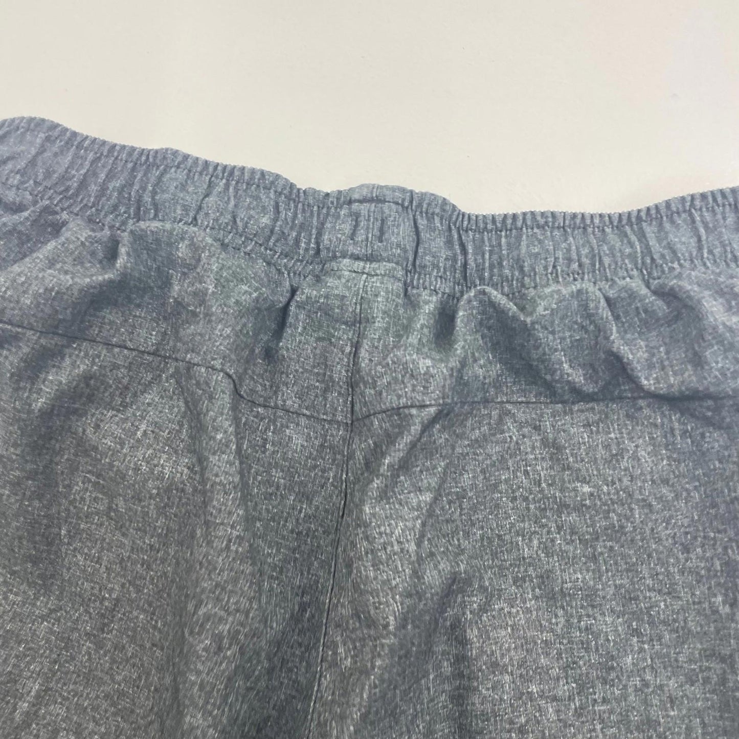 ADIDAS Athletic Activewear Shorts Elastic Waist Grey Mens Medium
