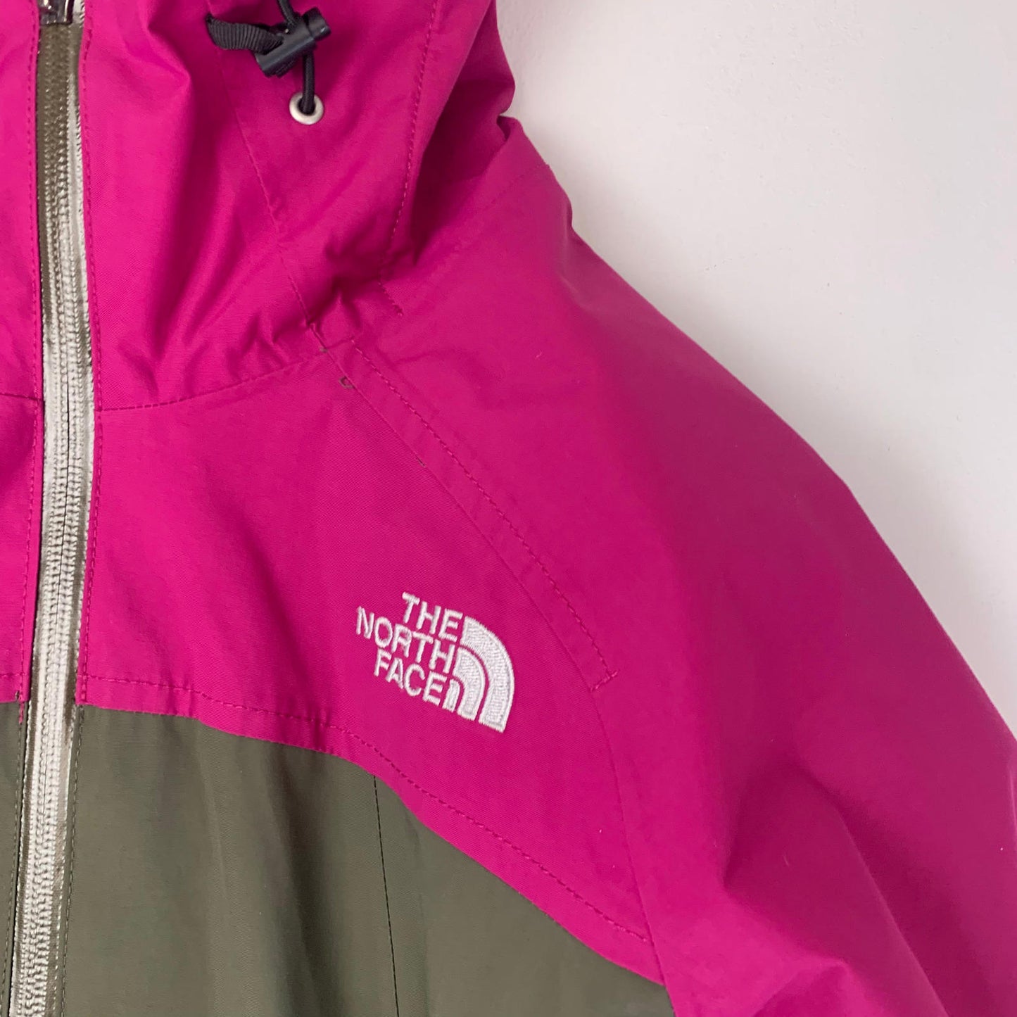 Women’s THE NORTH FACE Hyvent Jacket / Green & Pink / XS / Hiking / Walking