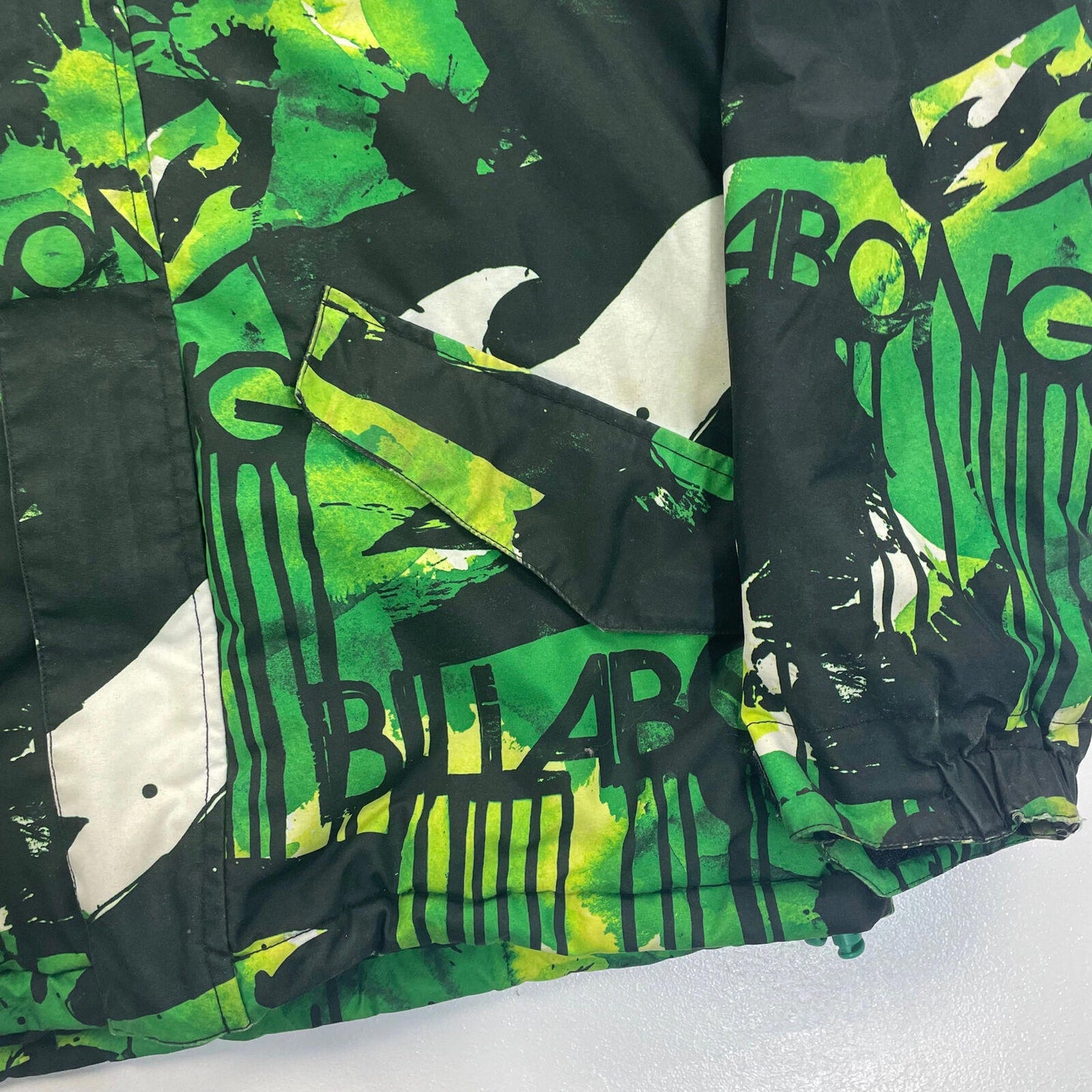 Women’s BILLABONG Green & Black 8K Waterproof Patterned Jacket , Size 16