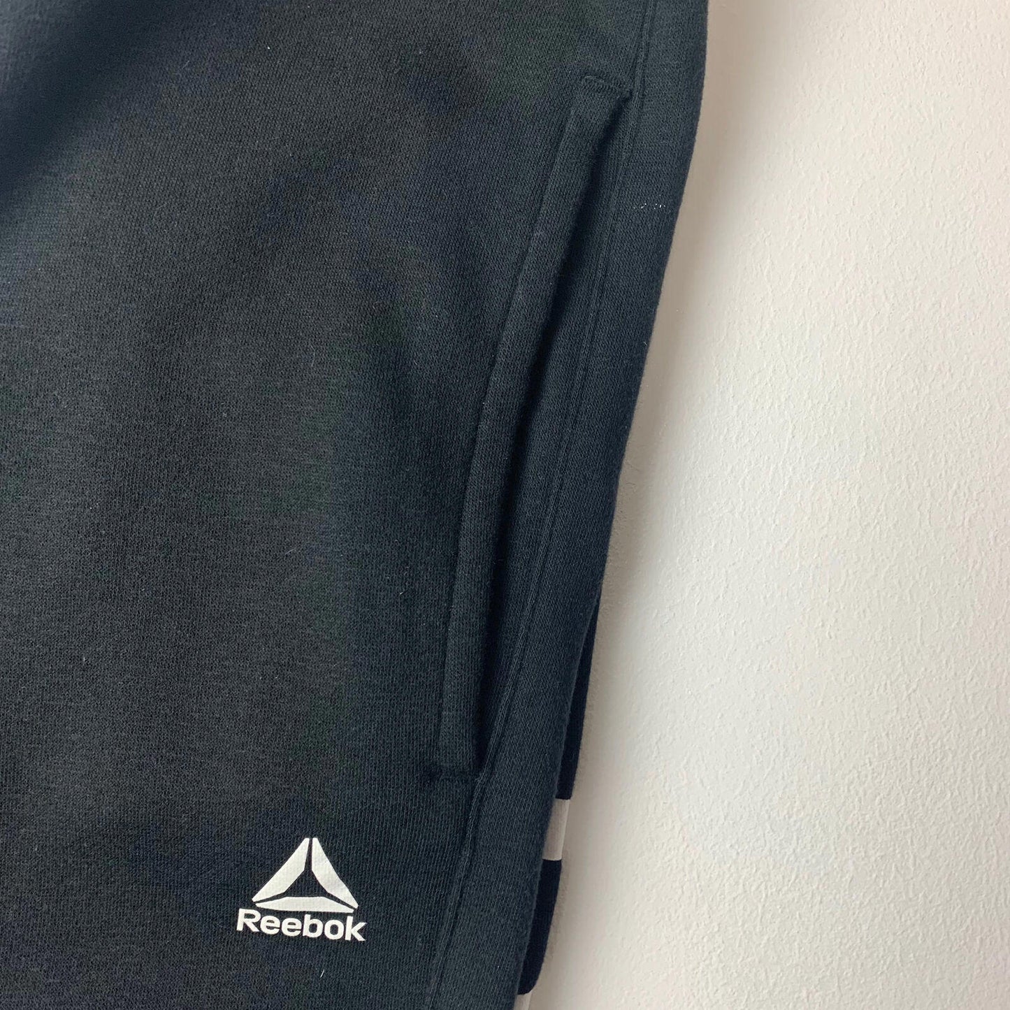 Mens REEBOK Joggers / Black / Small Short / Spellout / Sweatpants