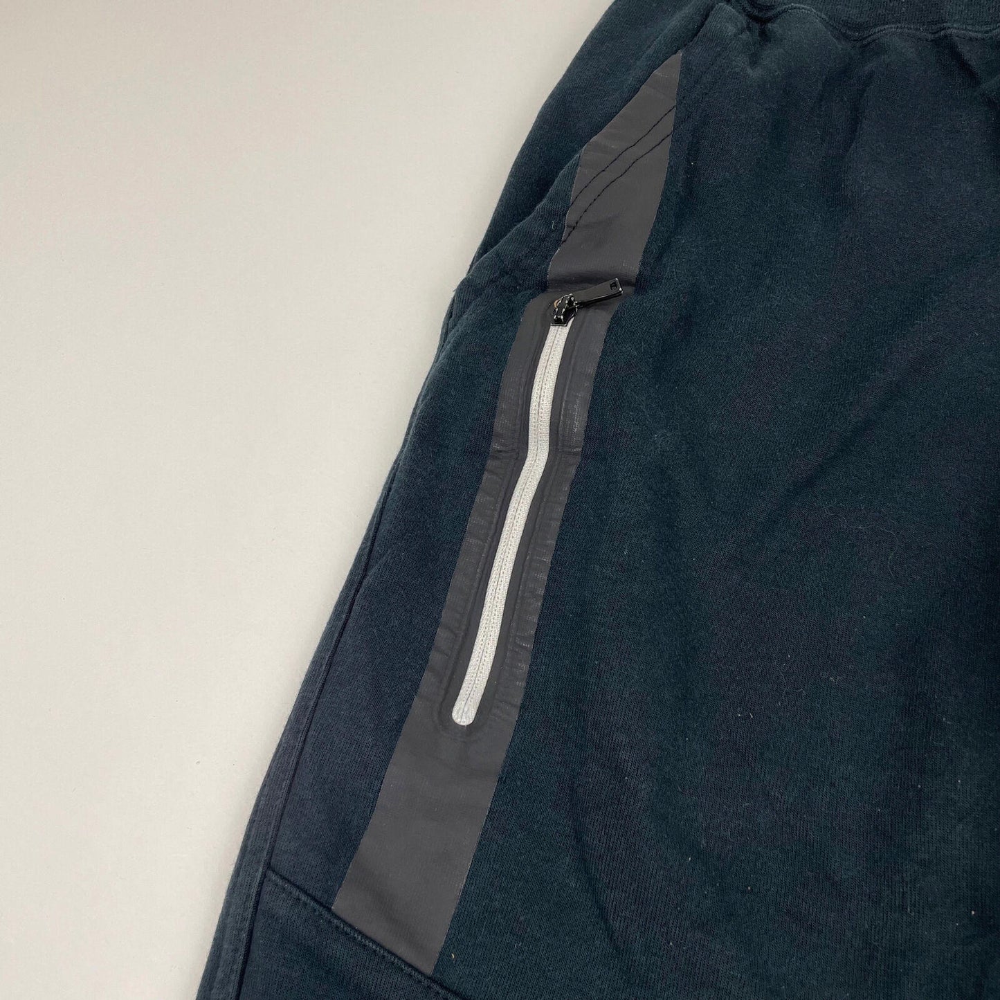 Boys NIKE Youth Black Techfleece Joggers , Size Youth L
