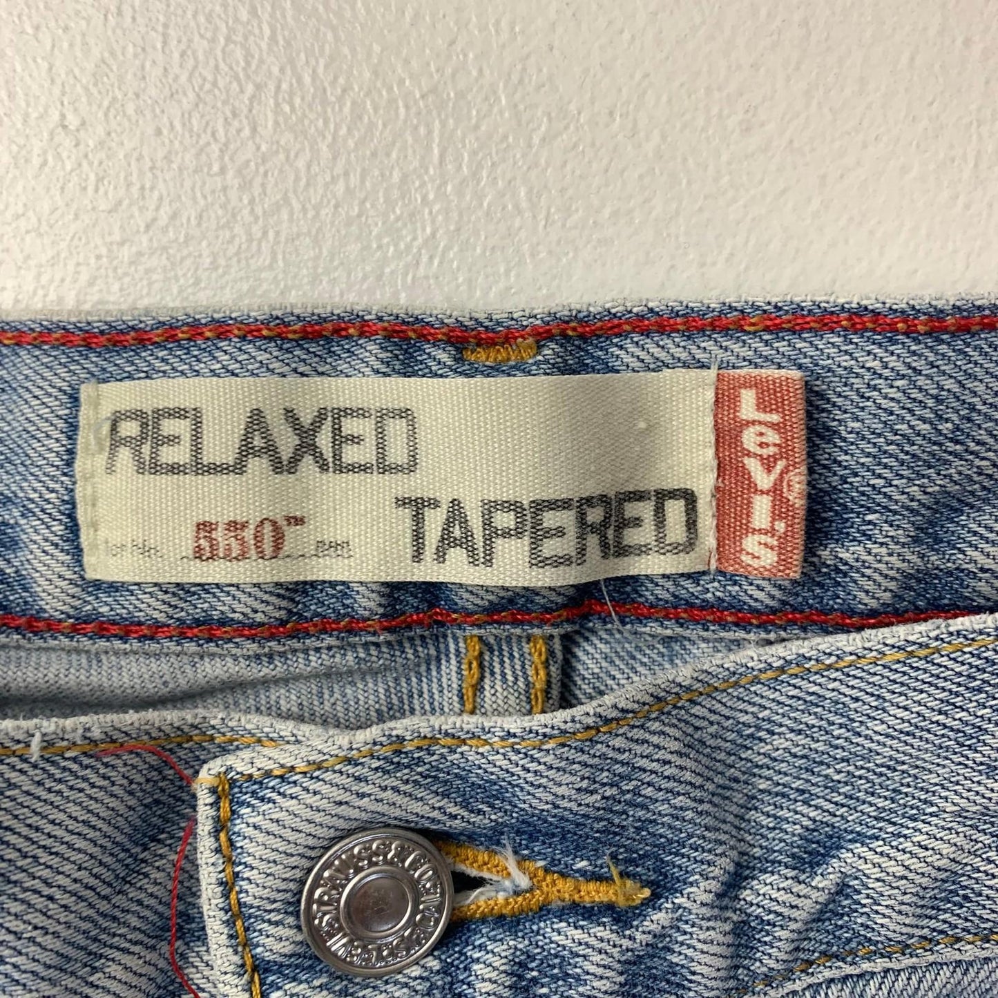 Levi's 550 Jeans Relaxed Tapered Light Wash Blue Womens Label Size 14L