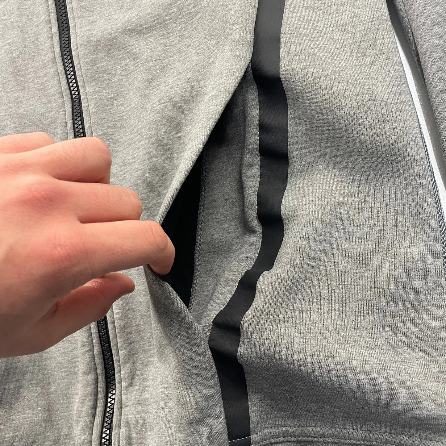 Men’s NIKE Grey Tech Fleece Hoodie Jacket , Size Small