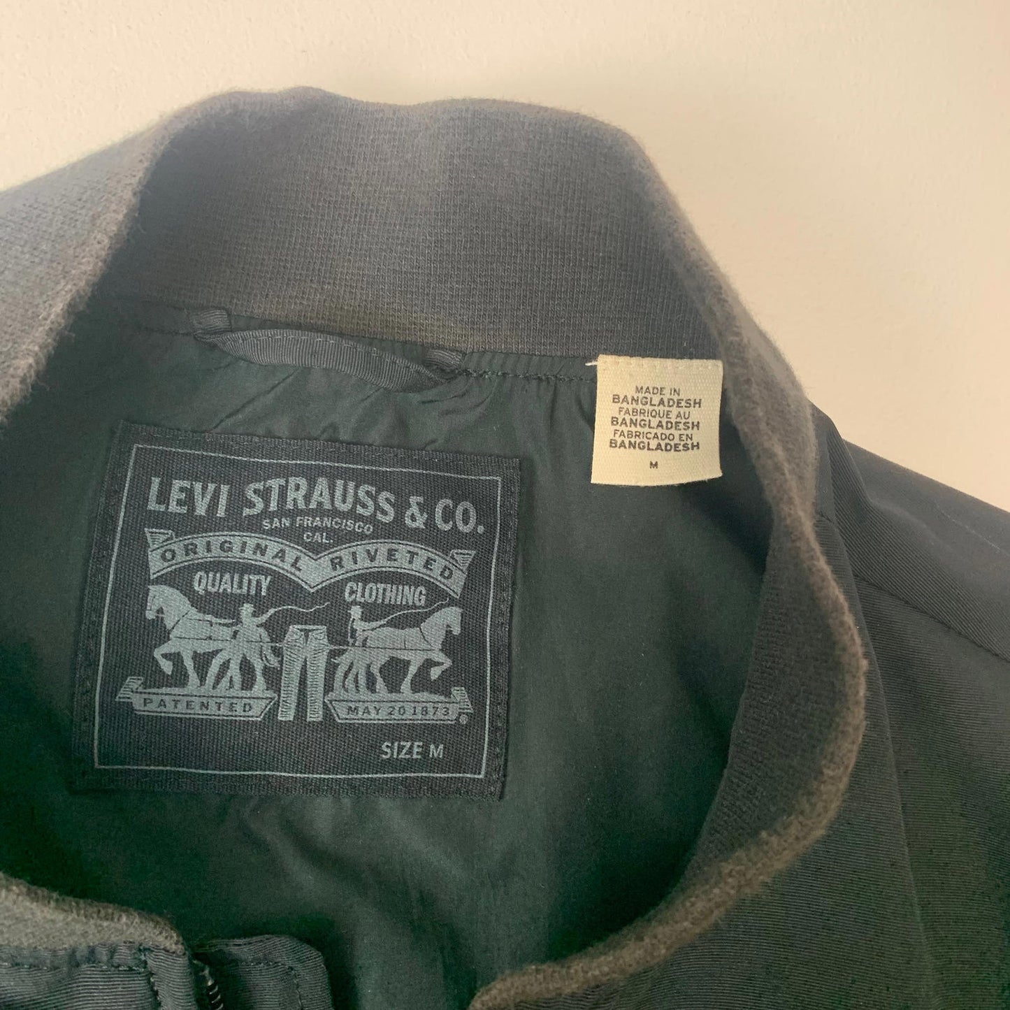 Mens LEVIS Bomber Jacket / Black / Medium