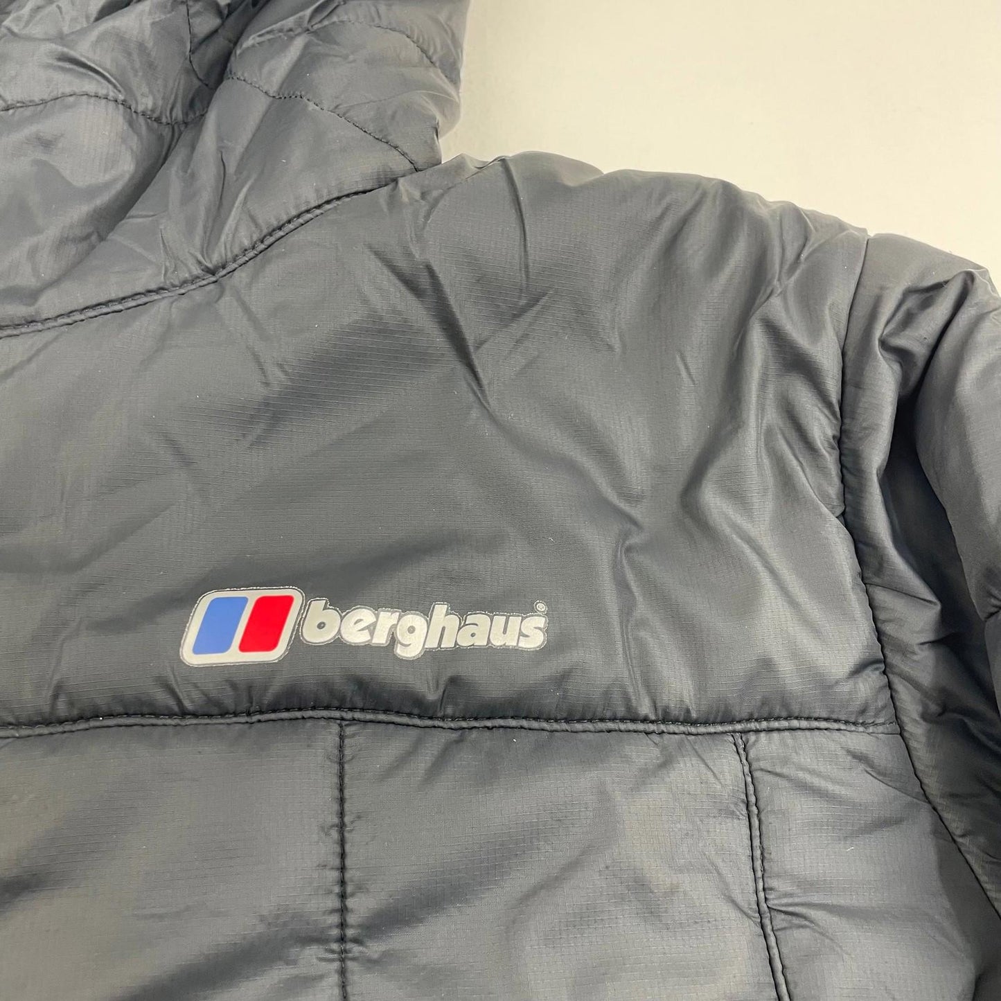 BERGHAUS Puffer Jacket Hydrloft Insulated Black Hooded Mens XS