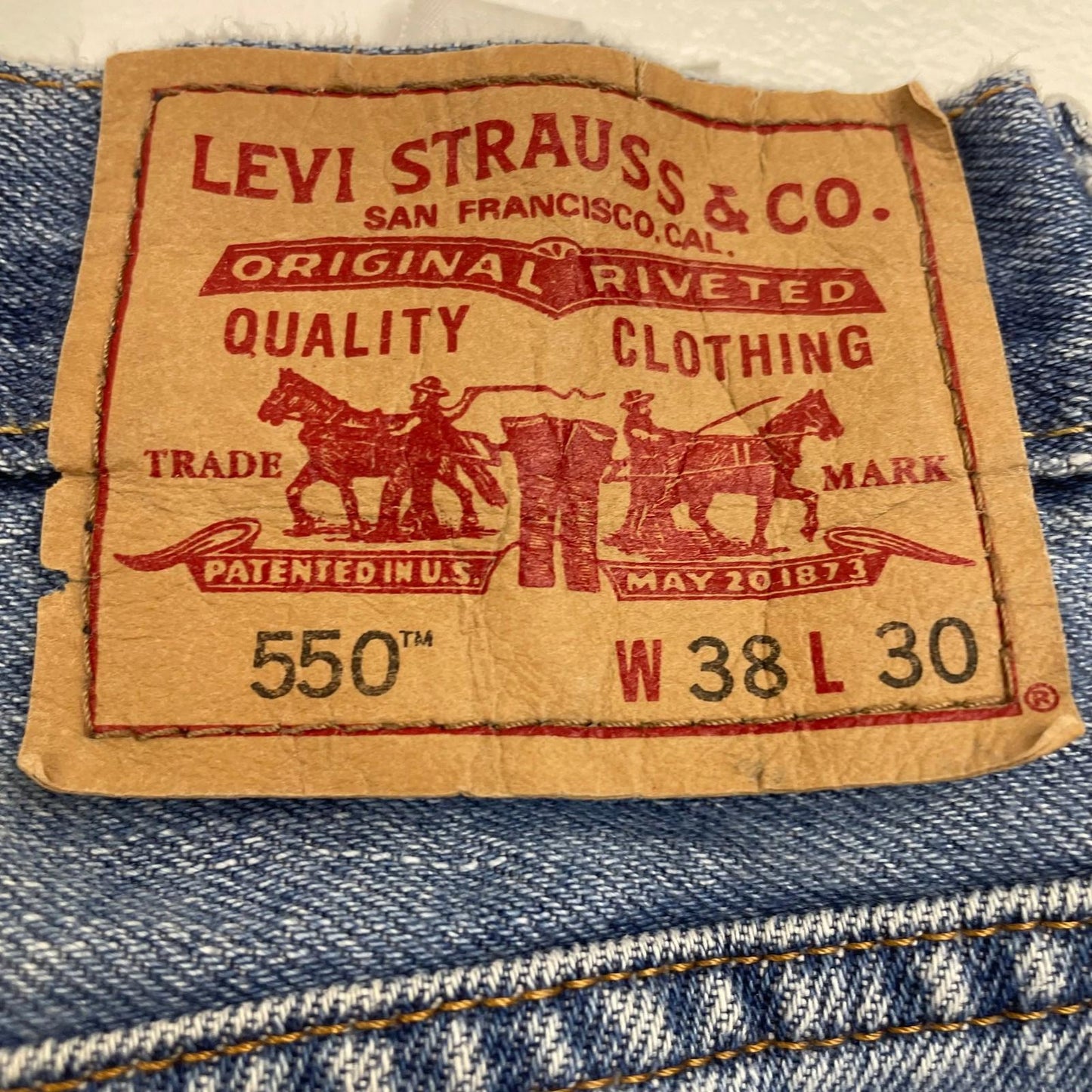 LEVI'S 550 Jeans Relaxed Fit Vintage Blue Light Wash Mens W38 L30